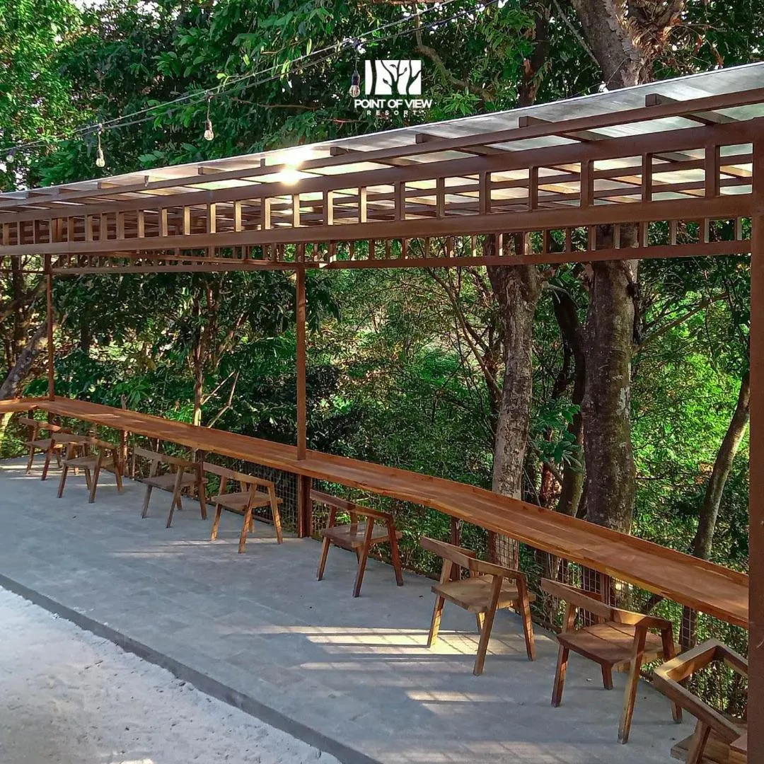 Restaurant/places to eat in Point of View Hotel & Resort Majalengka