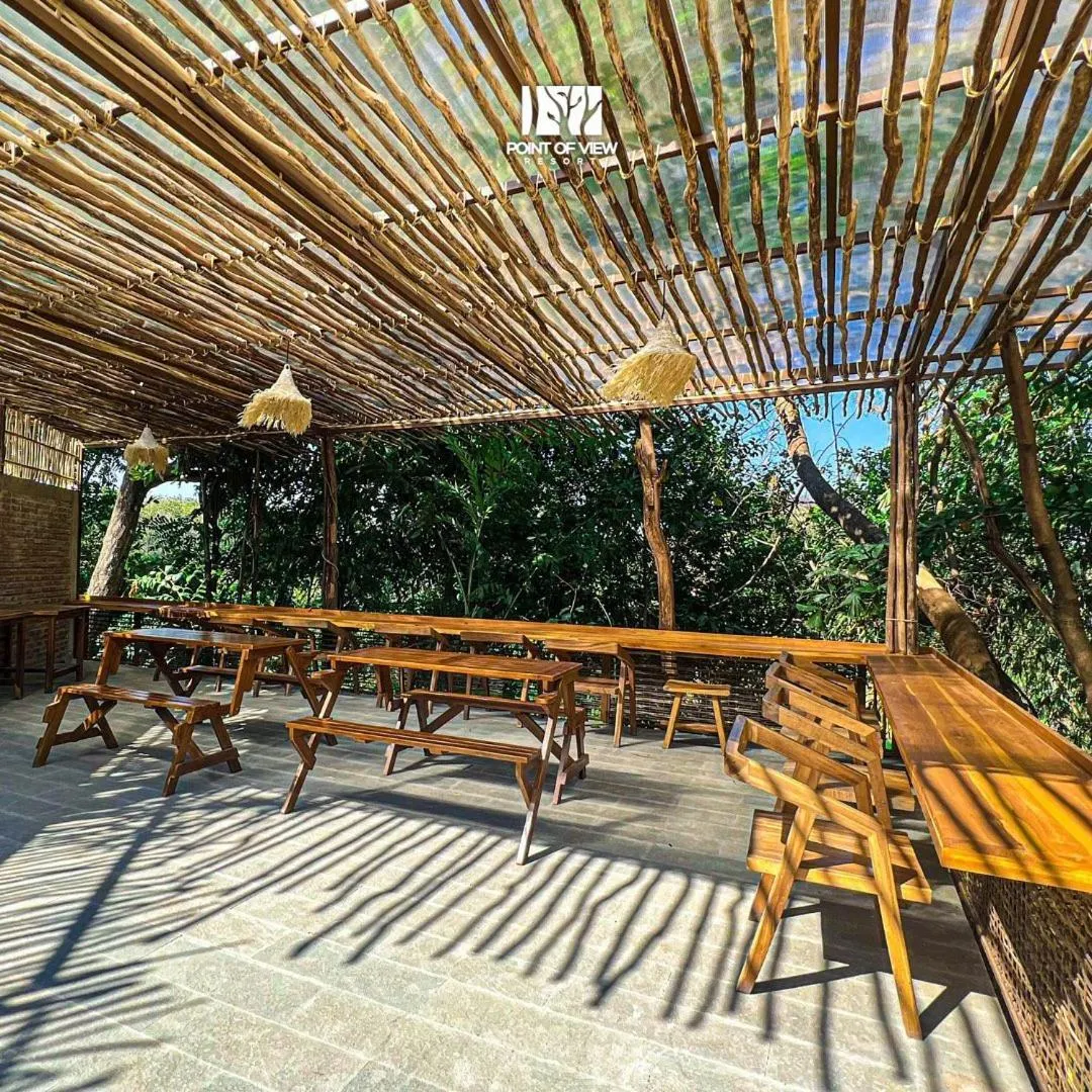 Restaurant/places to eat in Point of View Hotel & Resort Majalengka