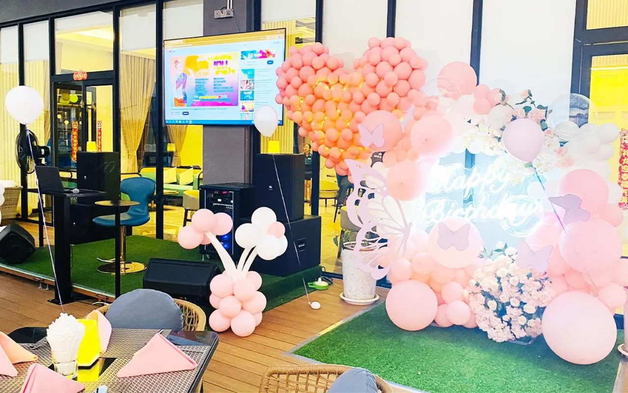 Evening entertainment in SIHA Hotel & Casino