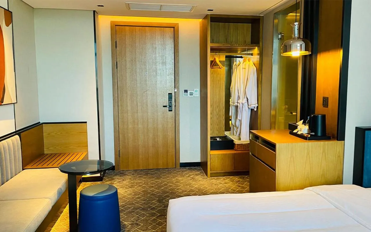 Living room, Bed in SIHA Hotel & Casino