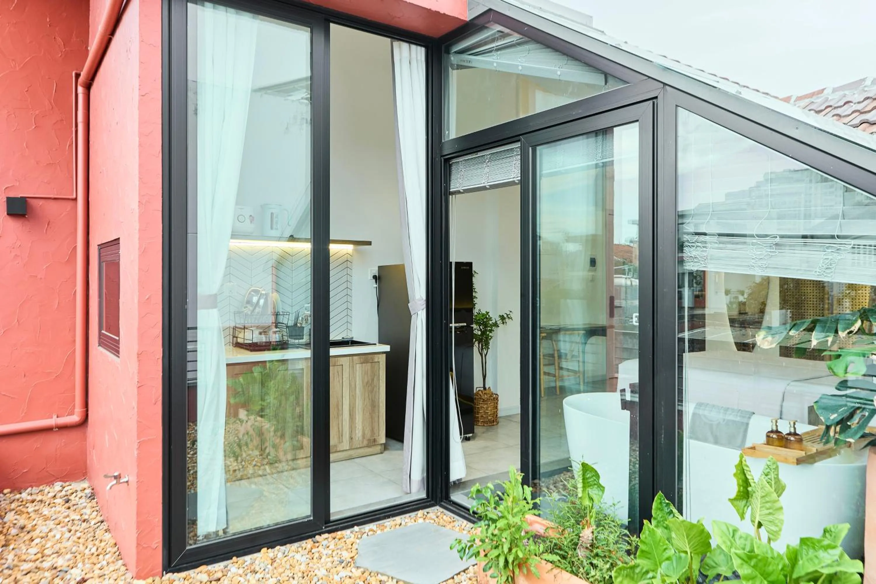 Balcony/Terrace in Kin Wander Tân Phong, The Moonage