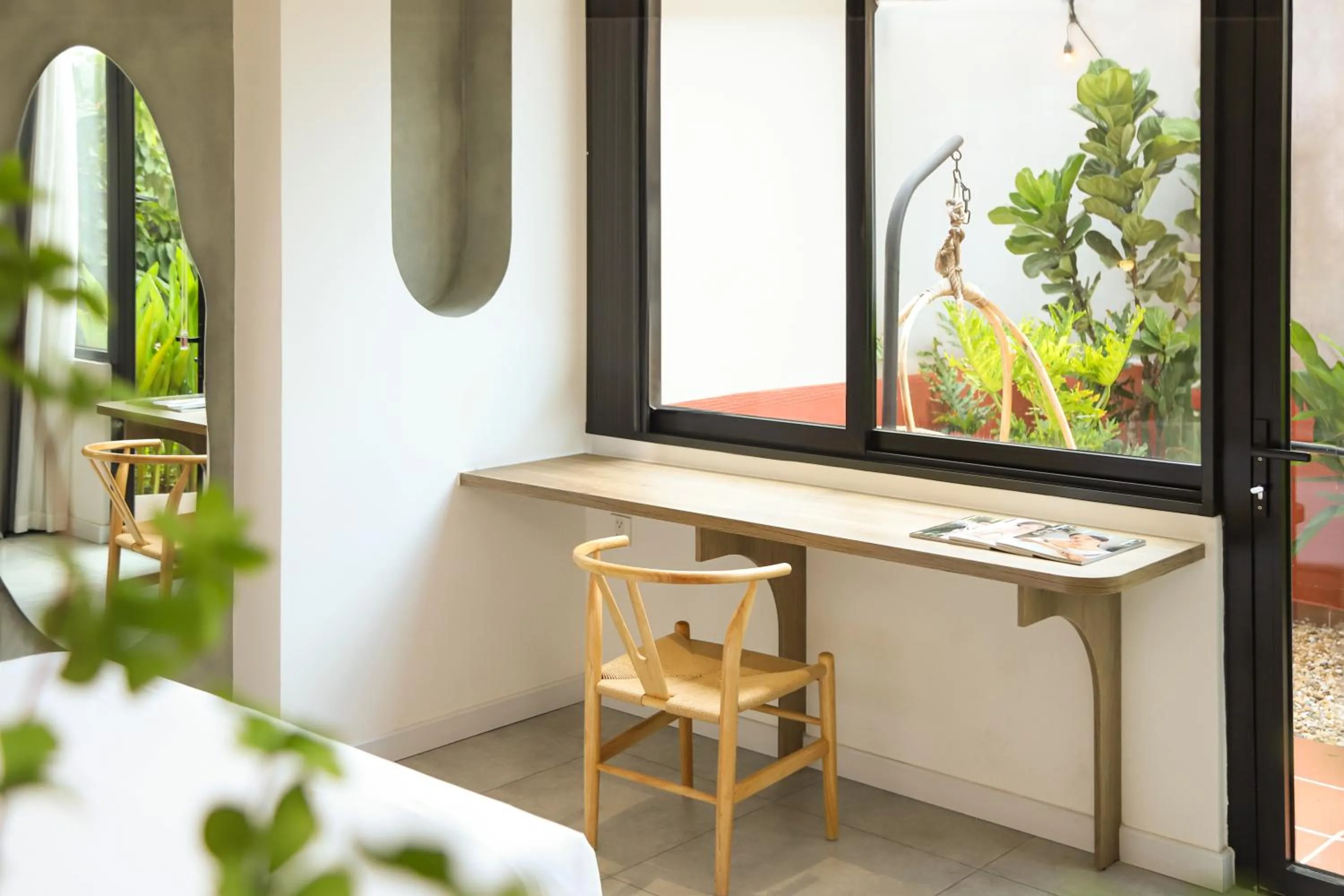 Deluxe Double Room (2 Adults + 1 Child) in Kin Wander Tân Phong, The Moonage