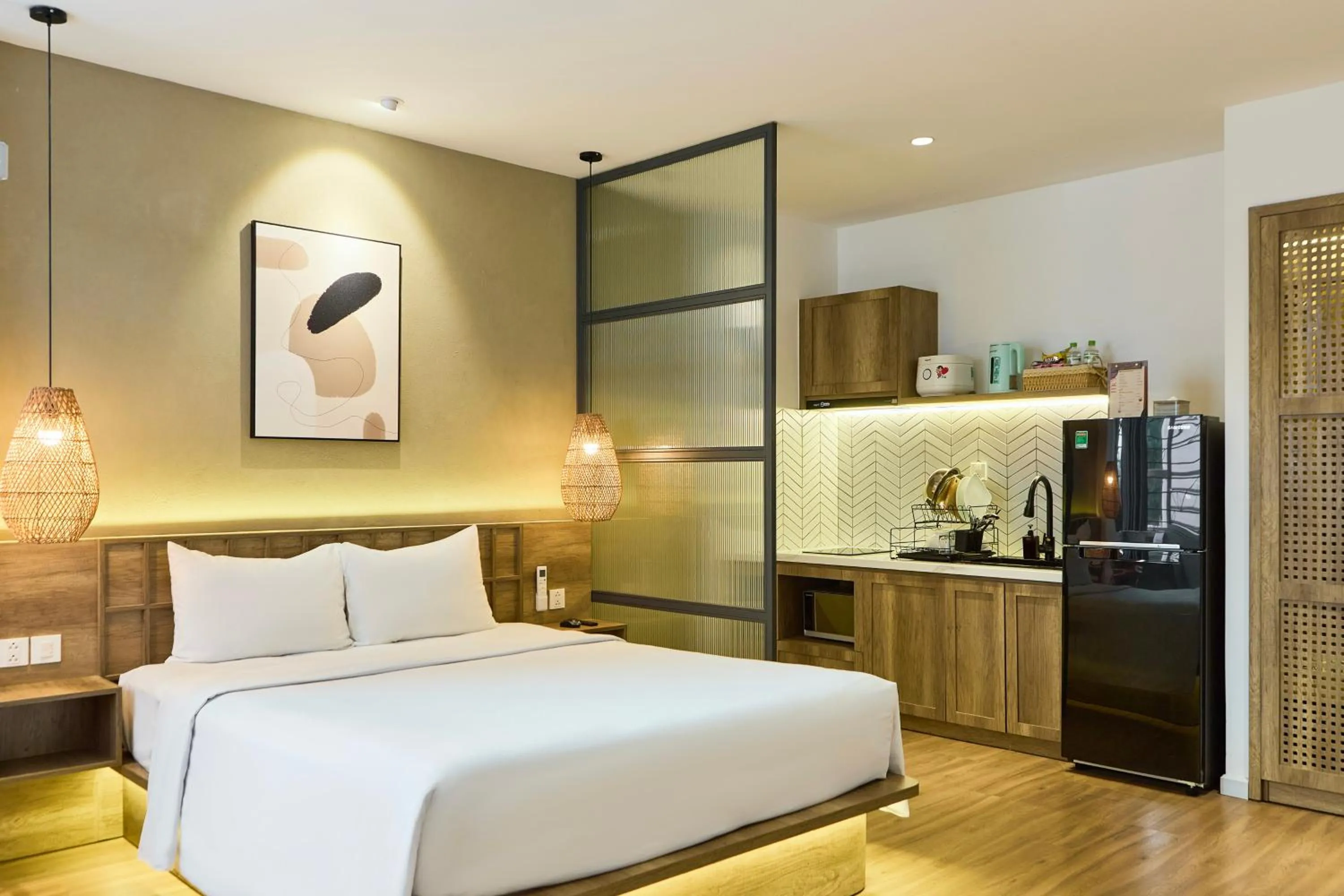 Bed in Kin Wander Tân Phong, The Moonage