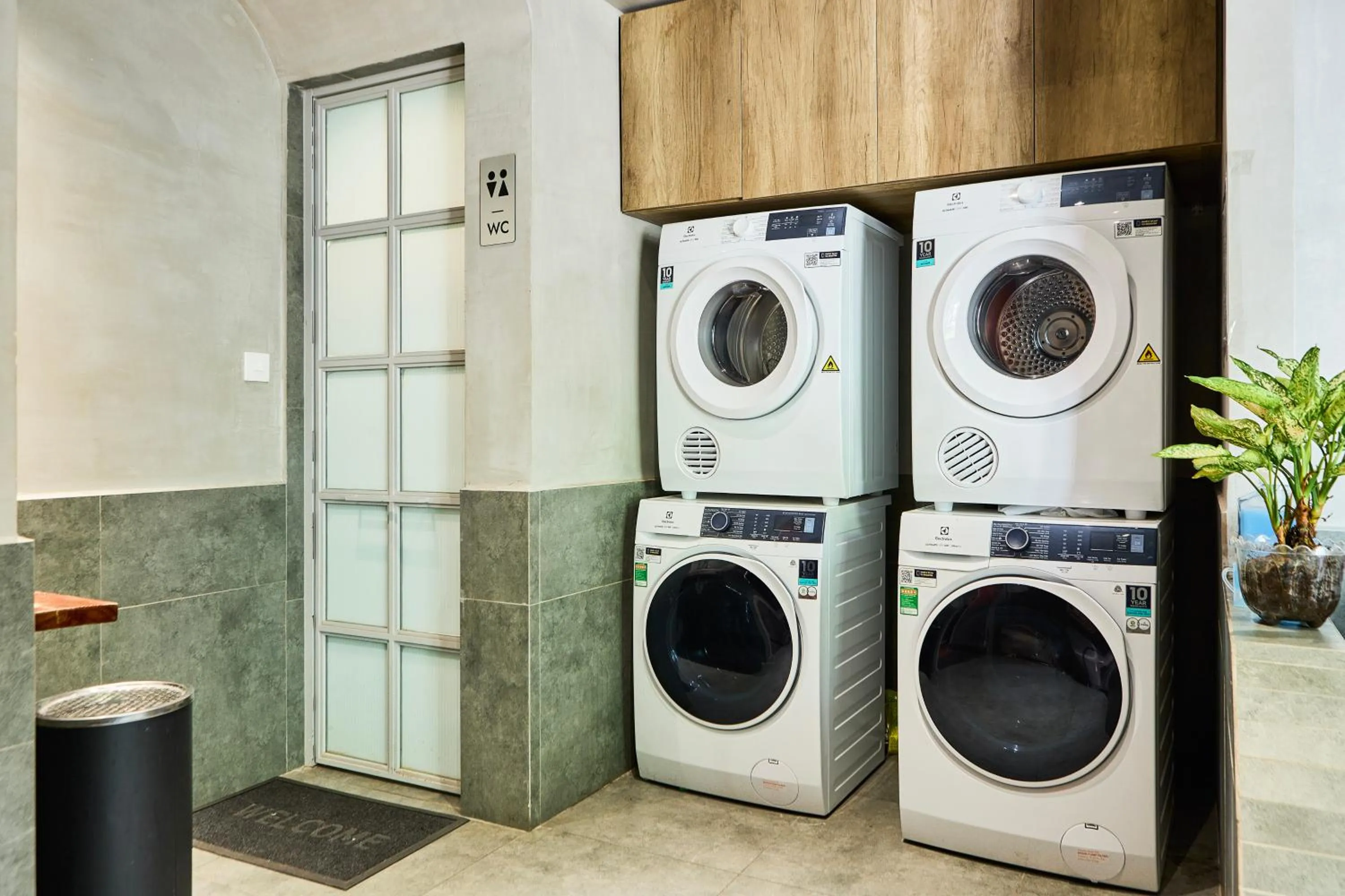 Bathroom in Kin Wander Tân Phong, The Moonage