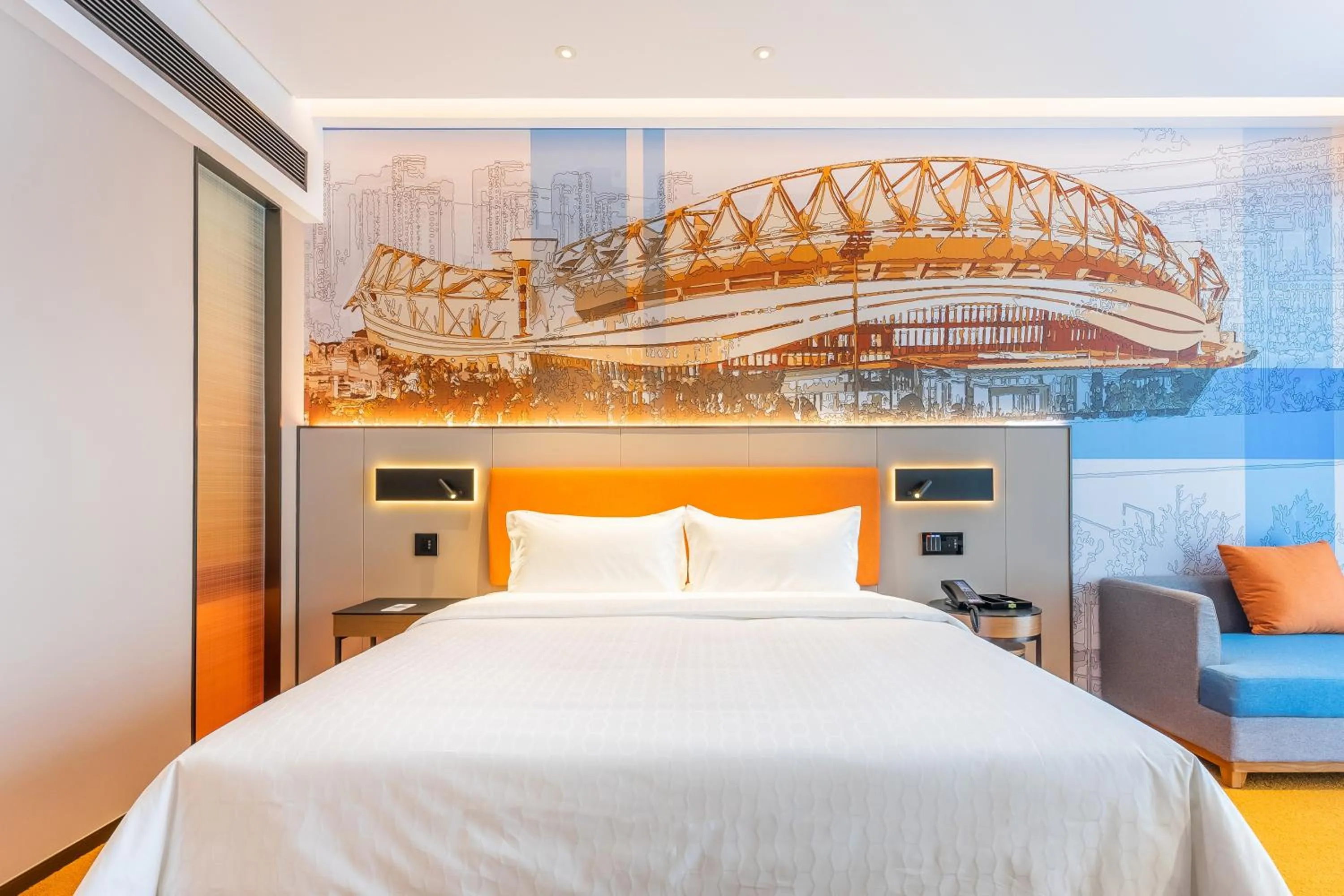 Bed in Hampton by Hilton Wuhan High-Speed Railway Station