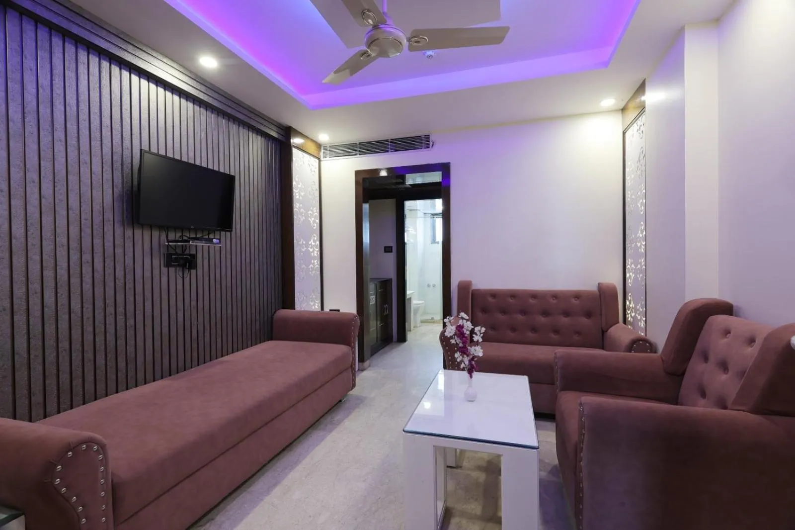TV and multimedia in Hotel Crystal Ganga Heights 5 Min from Har Ki Pauri