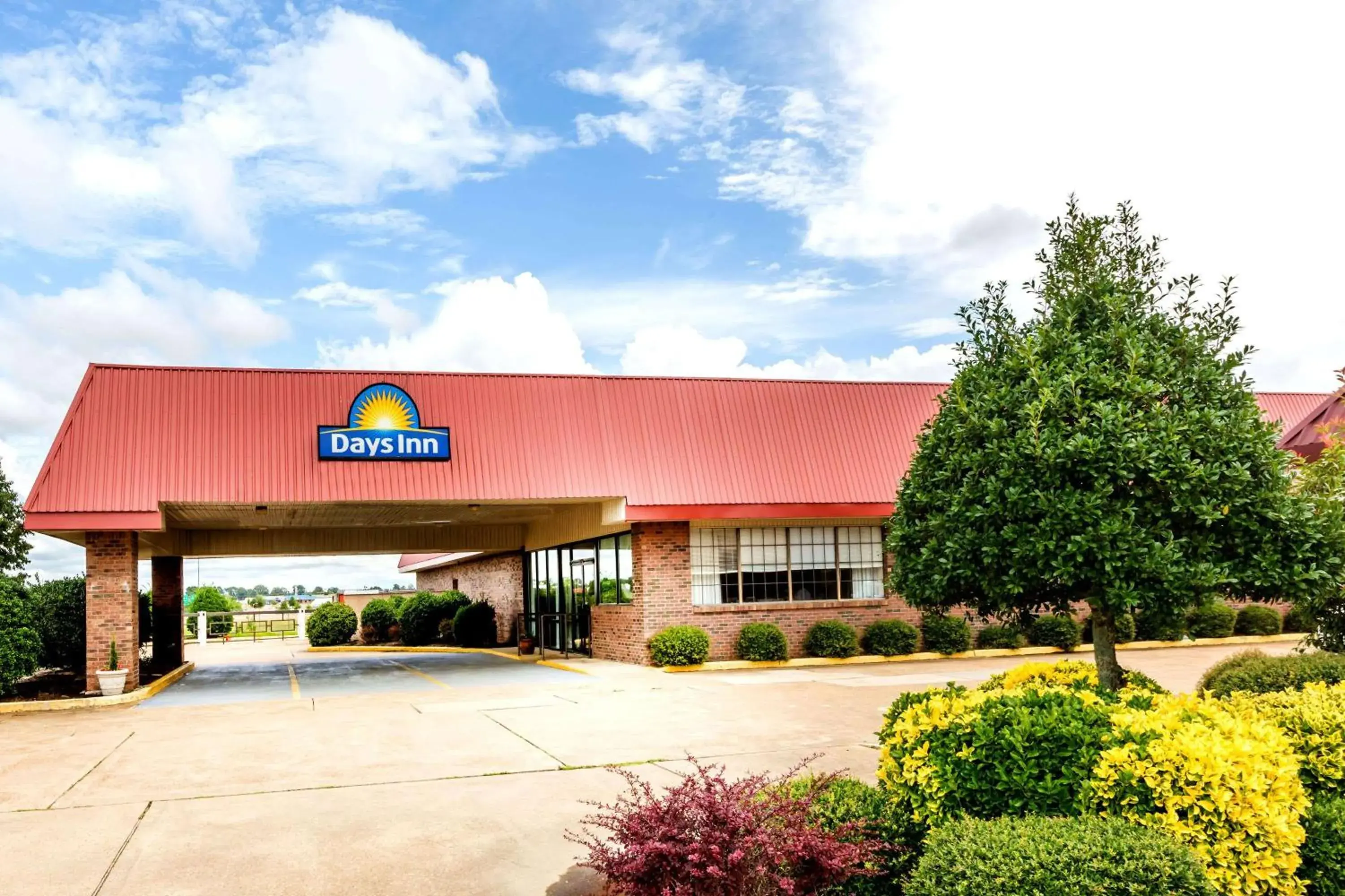 Property building in Days Inn by Wyndham Batesville Property building in Days Inn by Wyndham Batesville