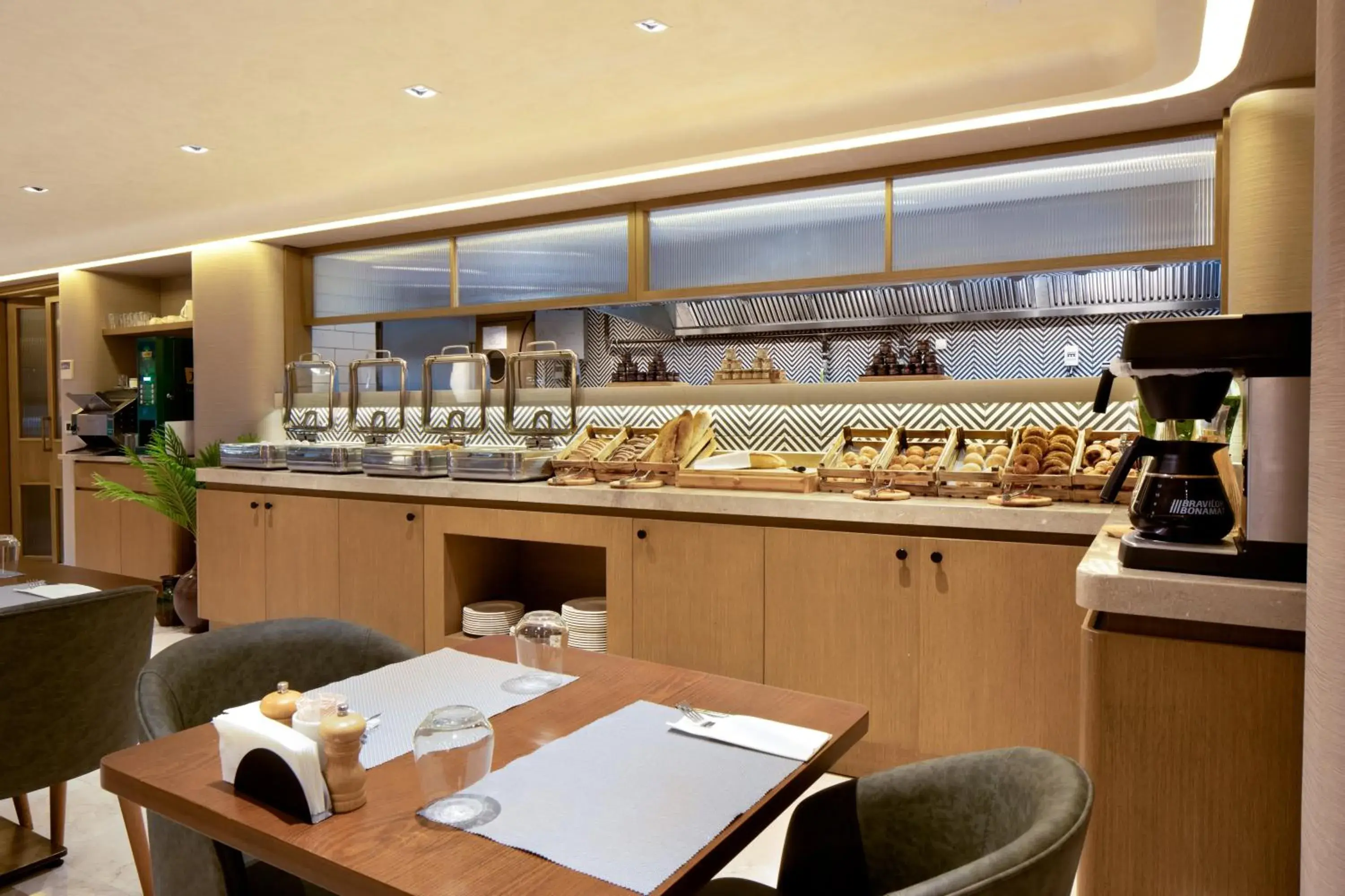 Buffet breakfast in Bentley Hotel Old City-Special Class Buffet breakfast in Bentley Hotel Old City-Special Class