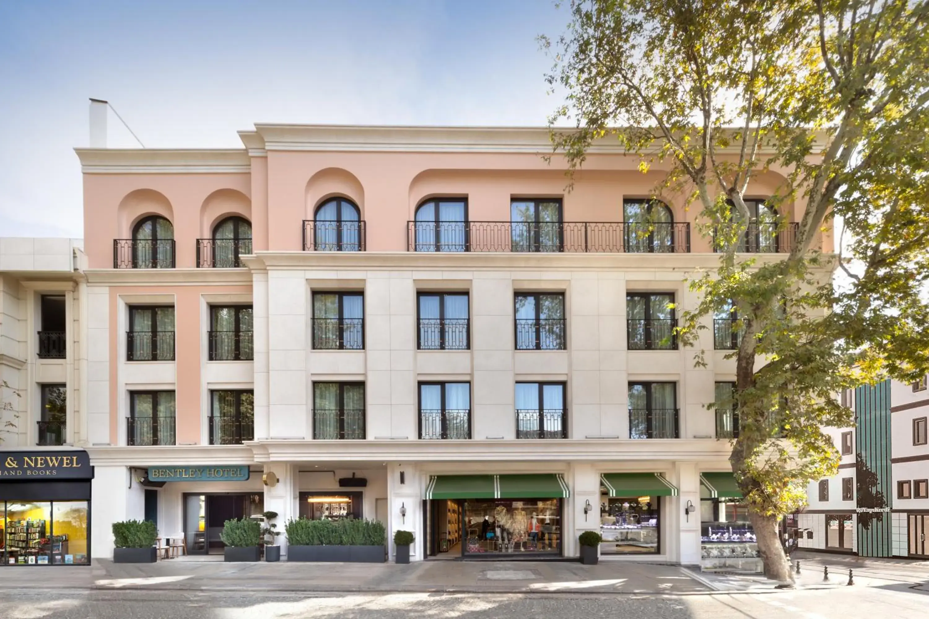 Property building in Bentley Hotel Old City-Special Class Property building in Bentley Hotel Old City-Special Class