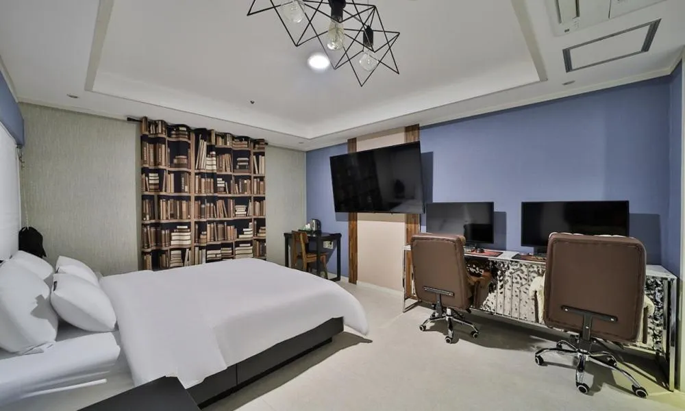 Photo of the whole room in Changwon Hotel Baba