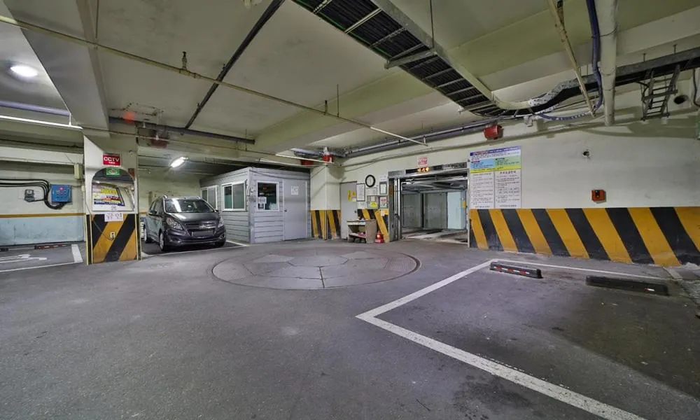 Parking in Changwon Hotel Baba