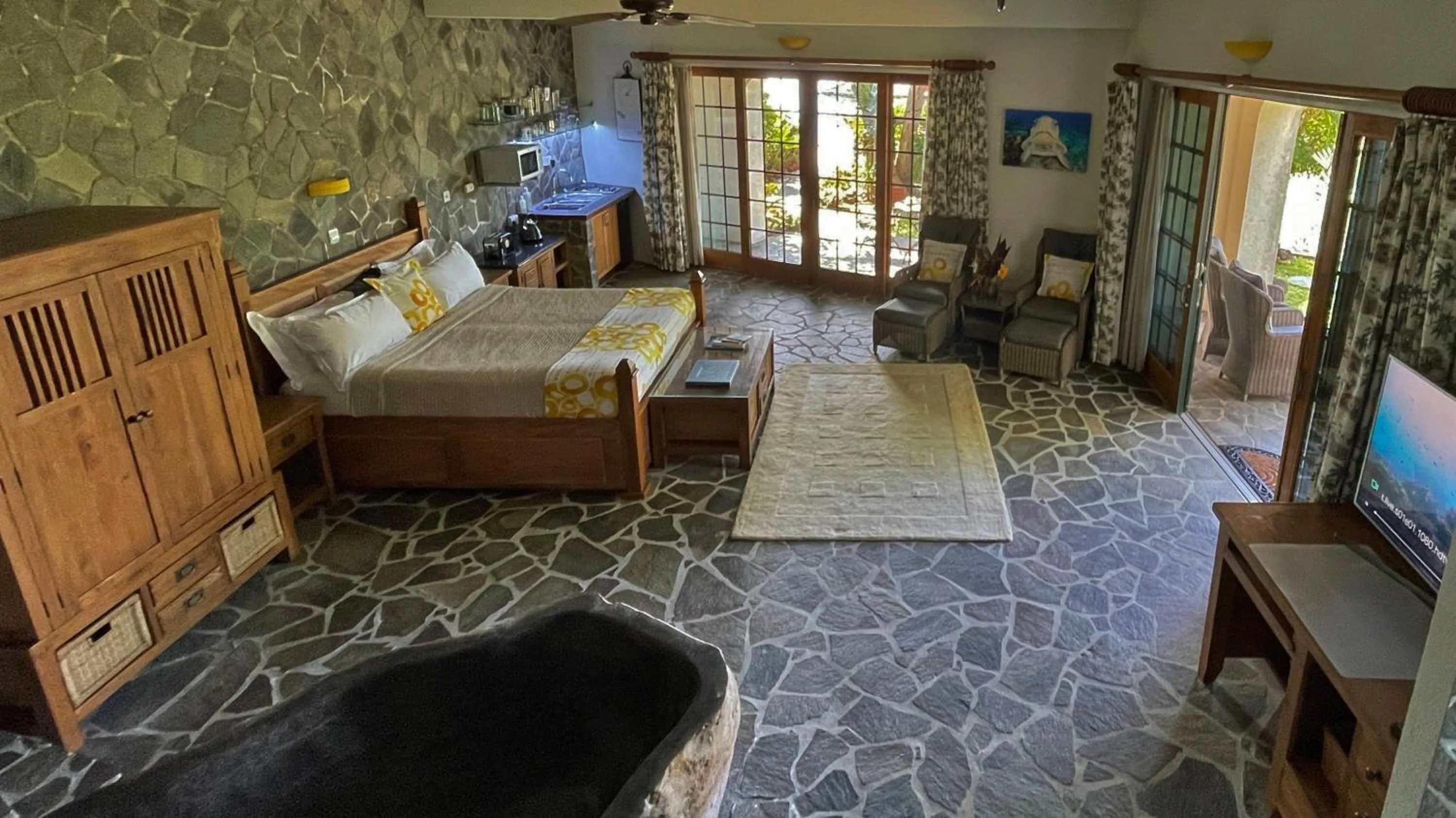 Property building, Bed in Tropical Hideaway