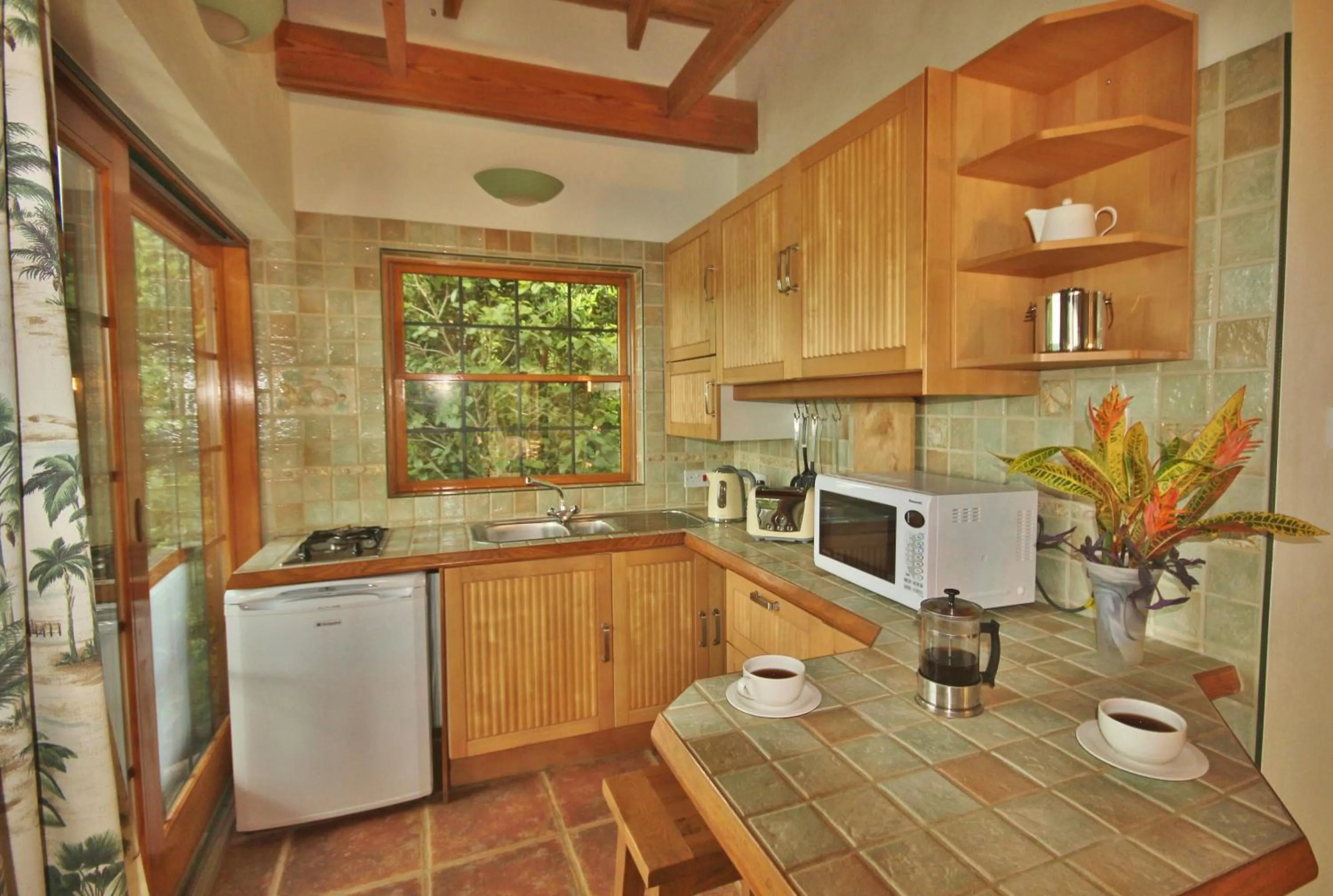 Coffee/tea facilities in Tropical Hideaway