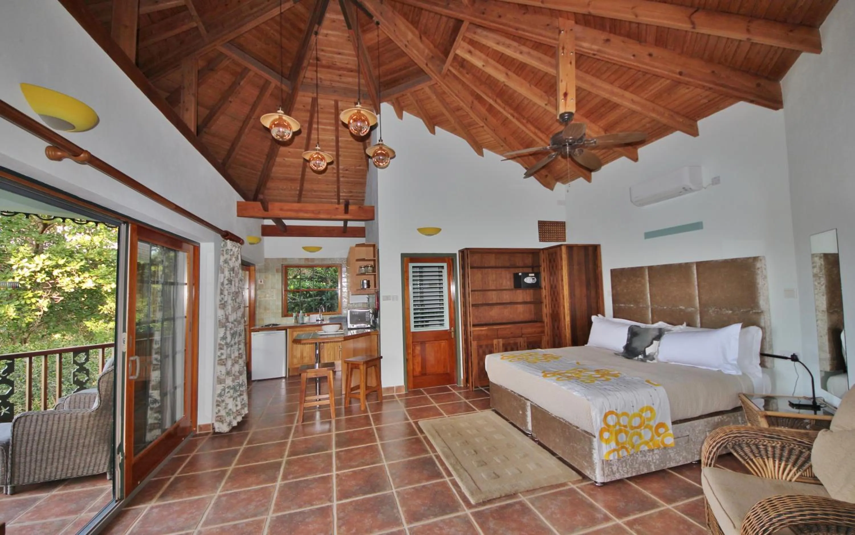 Property building, Bed in Tropical Hideaway