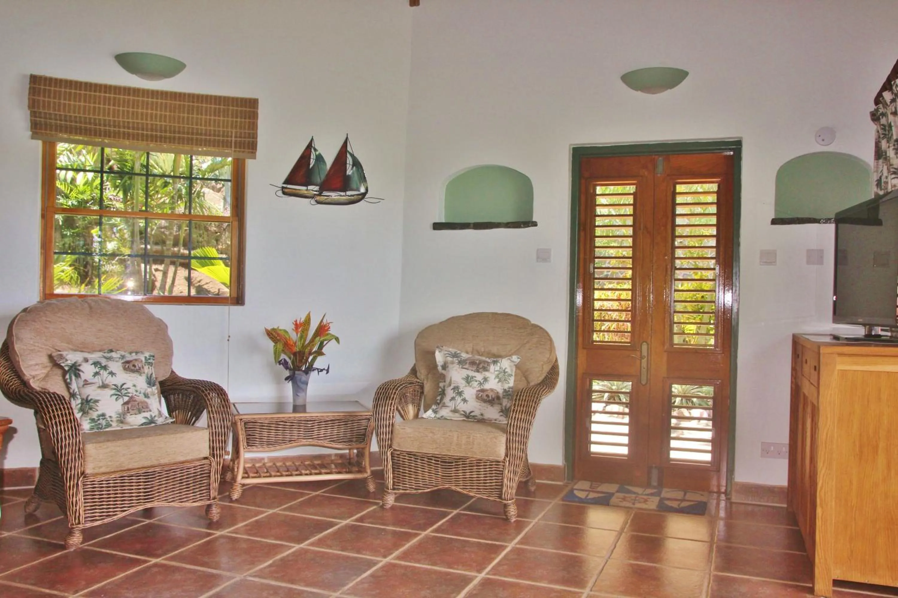 TV and multimedia in Tropical Hideaway