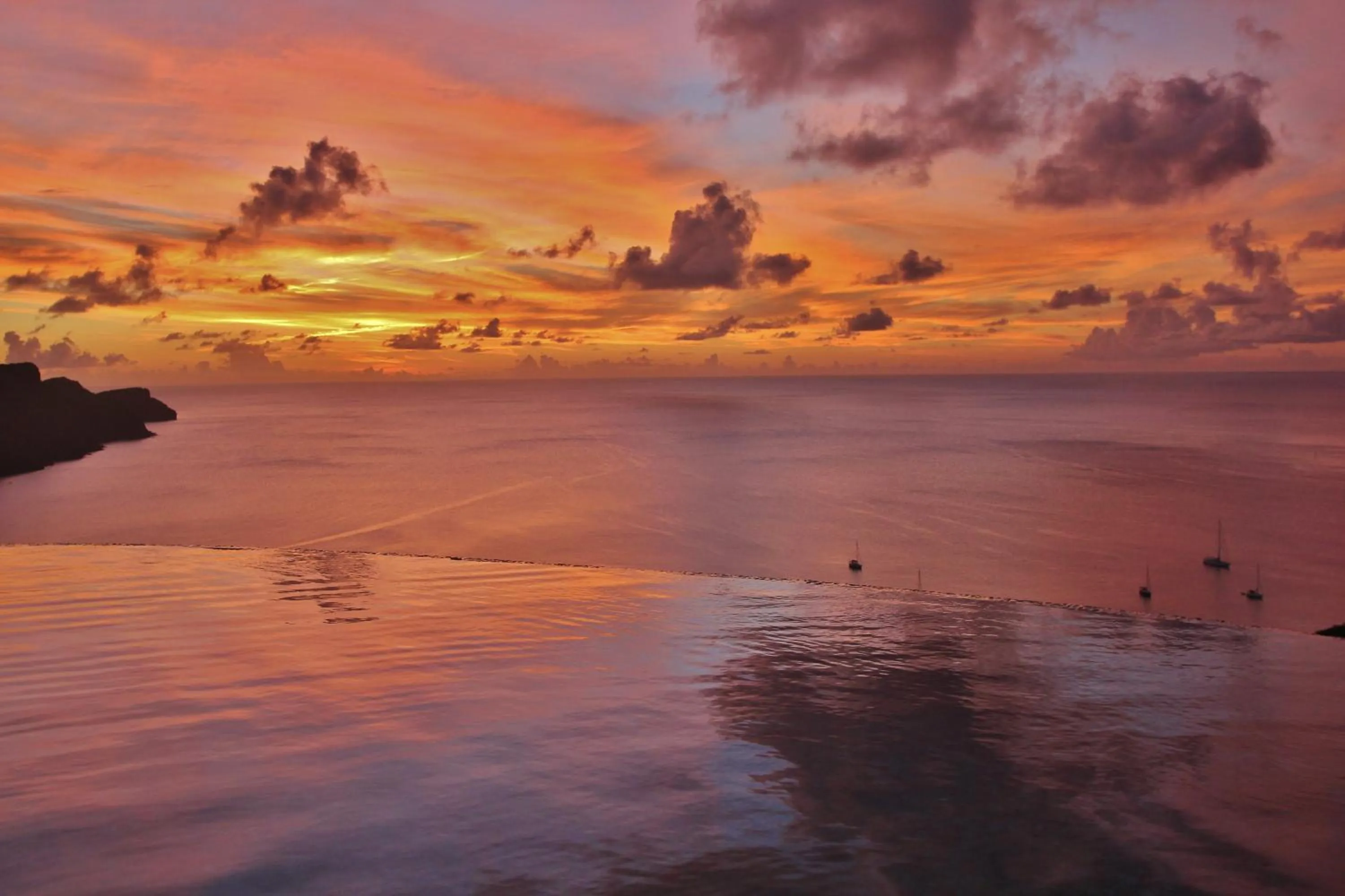 Pool view in Tropical Hideaway