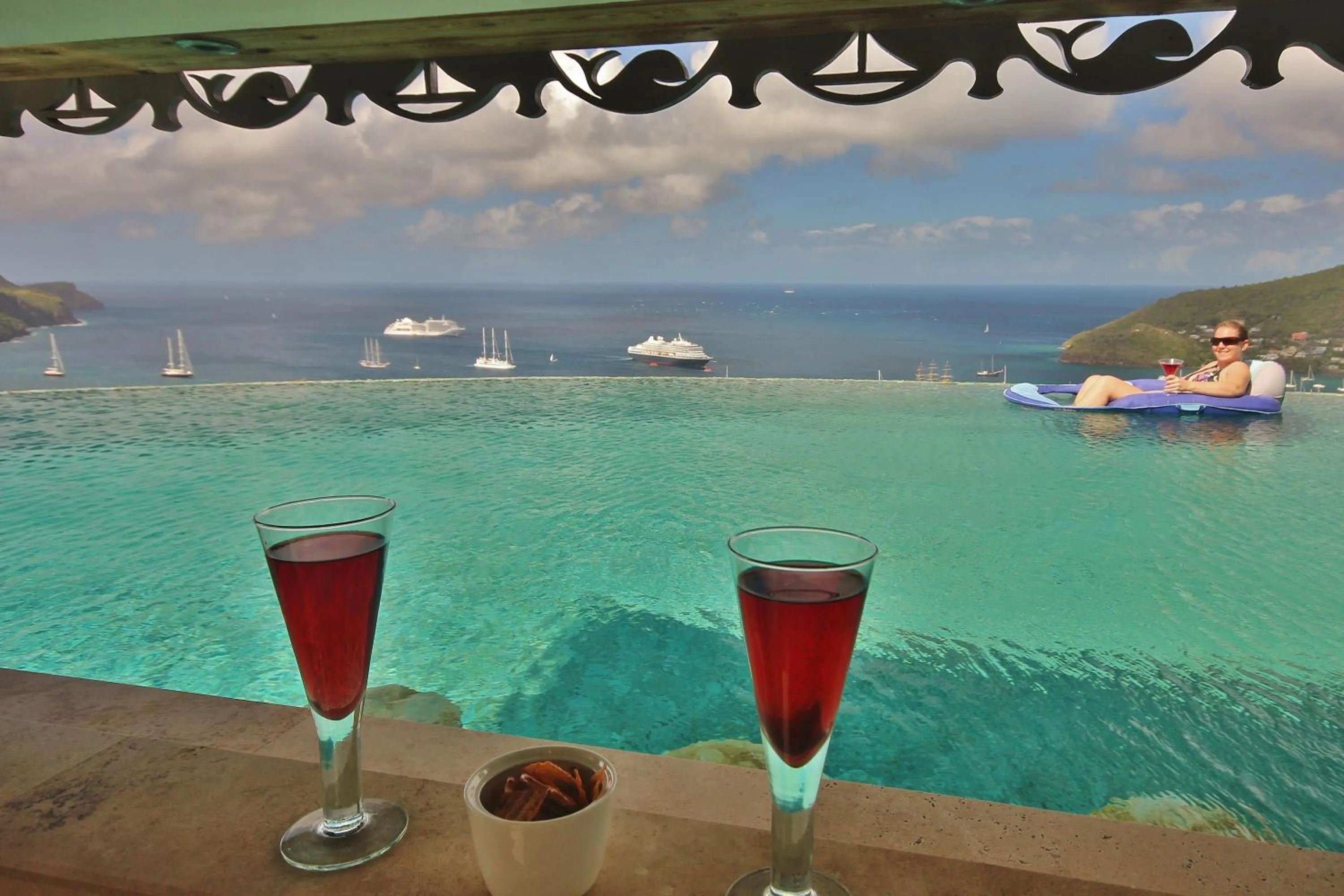 Lounge or bar in Tropical Hideaway