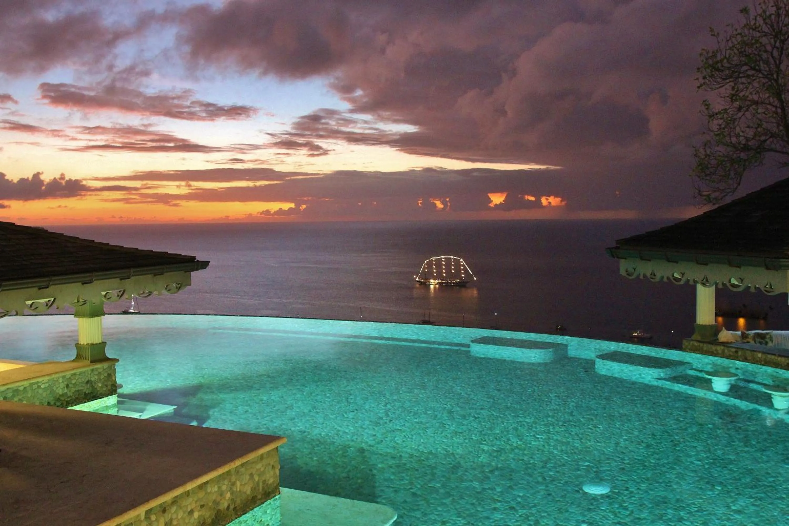 Night in Tropical Hideaway