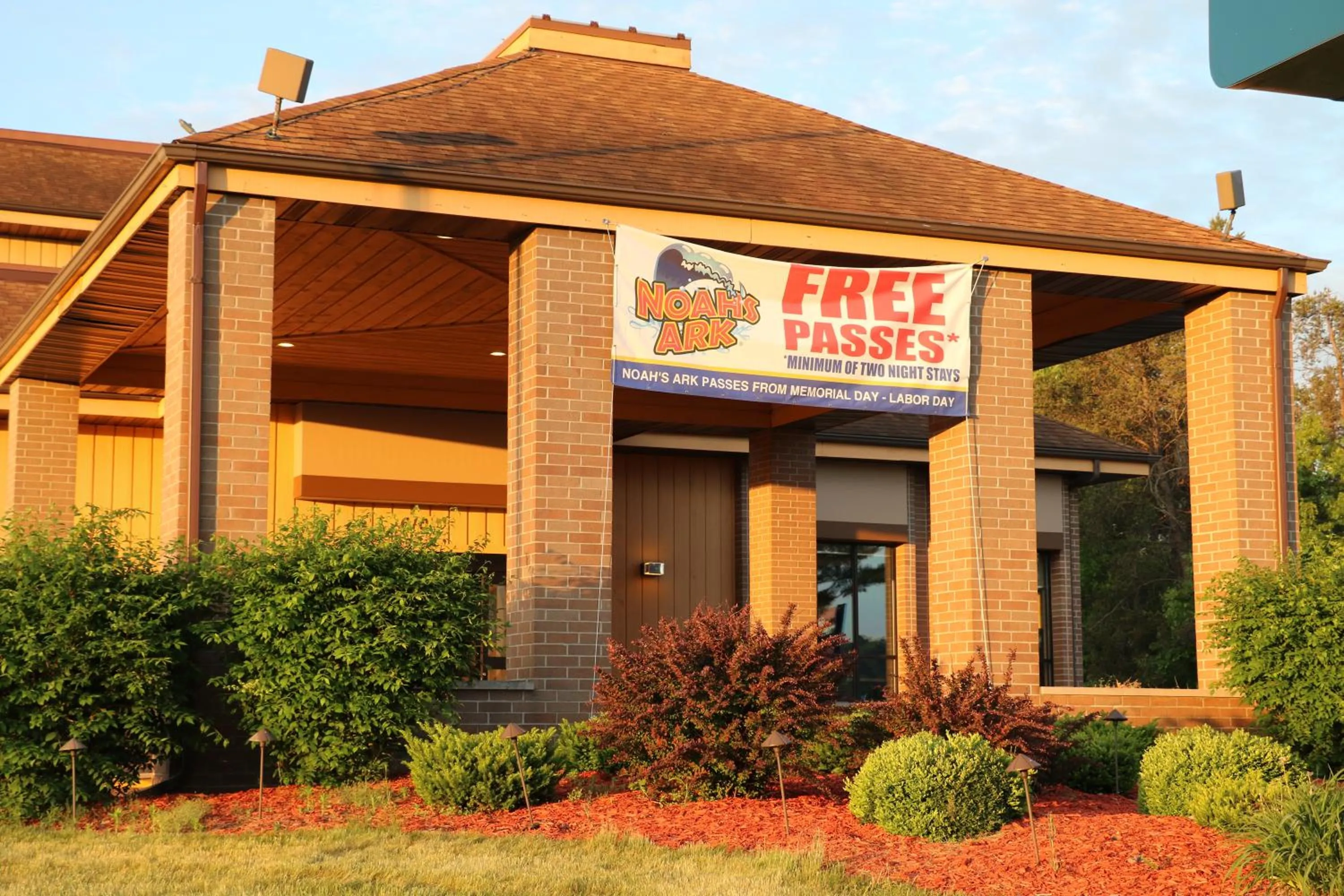 Property building in Best Western Ambassador Inn & Suites