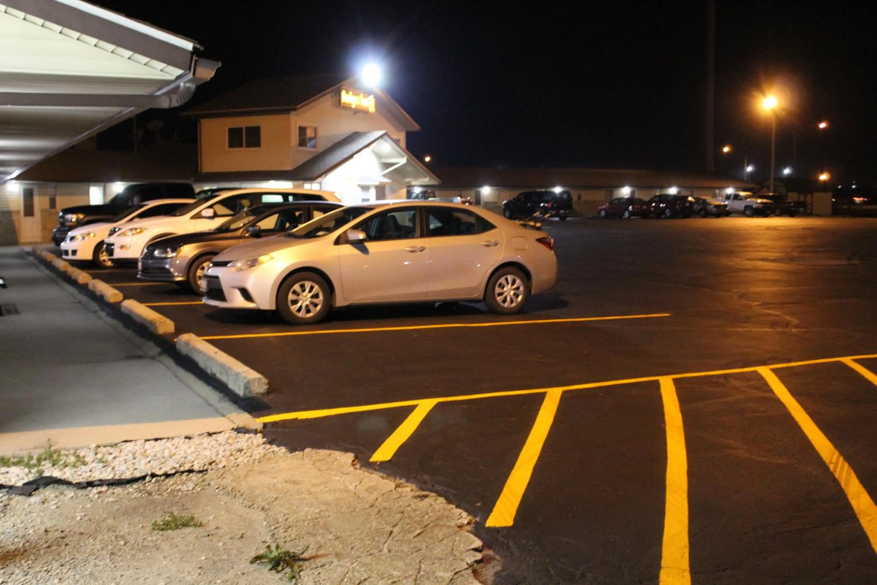 Night in The Perrysburg Budget Inn