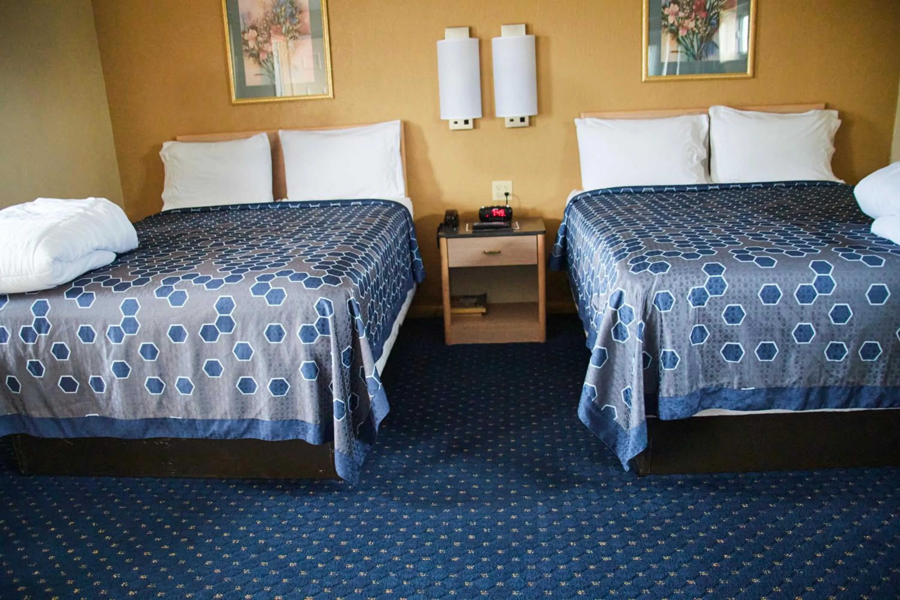 Bed in The Perrysburg Budget Inn