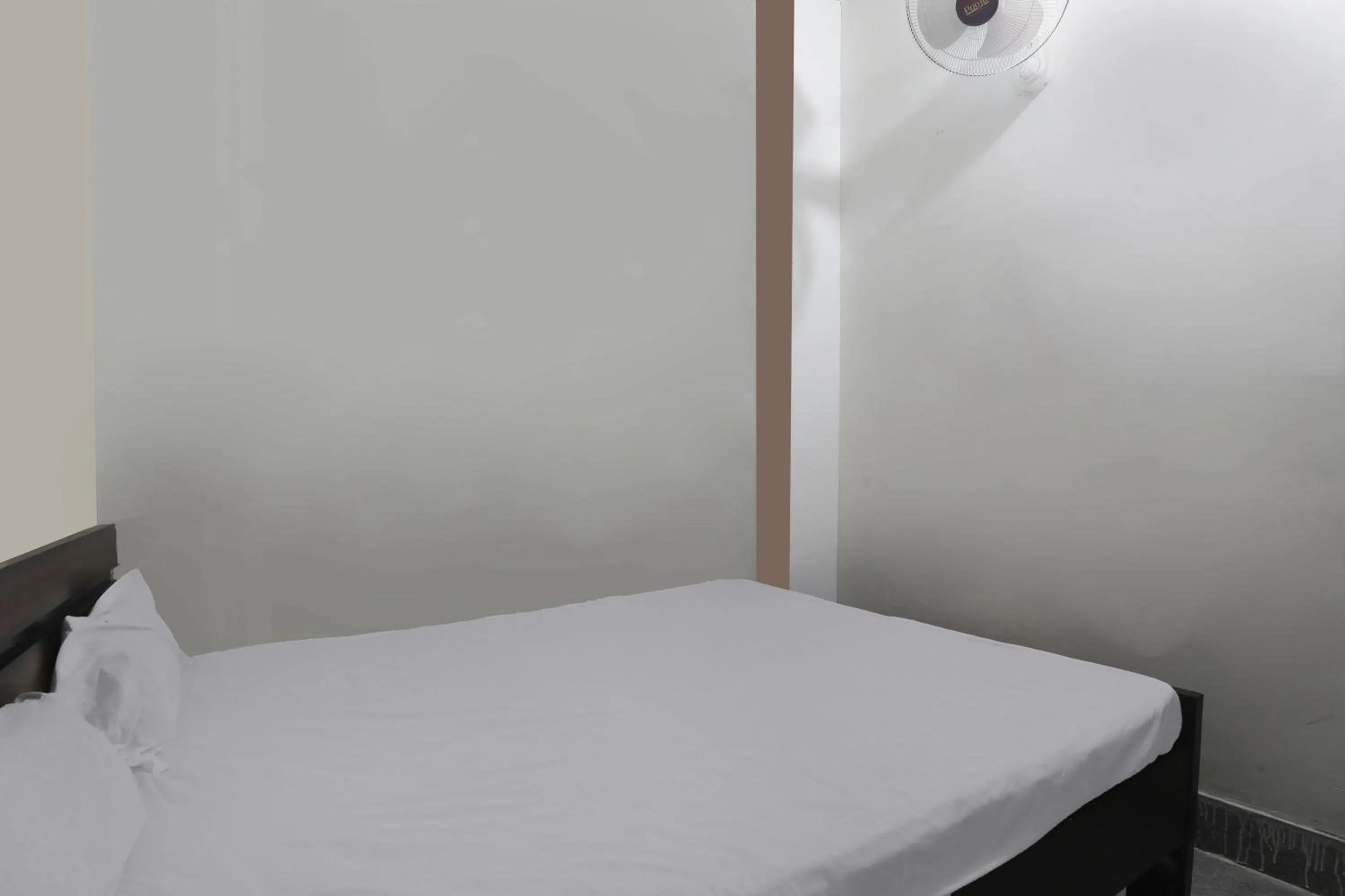 Bedroom, Bed in Hotel O OM Guest House