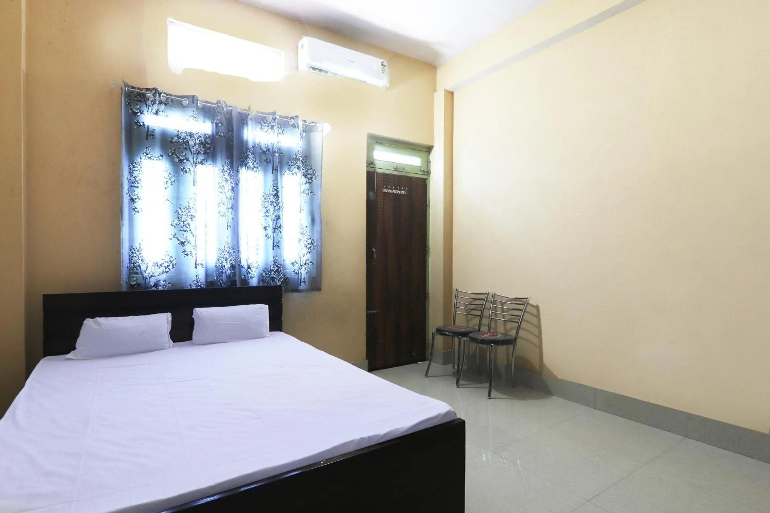 Bedroom, Bed in Hotel O OM Guest House