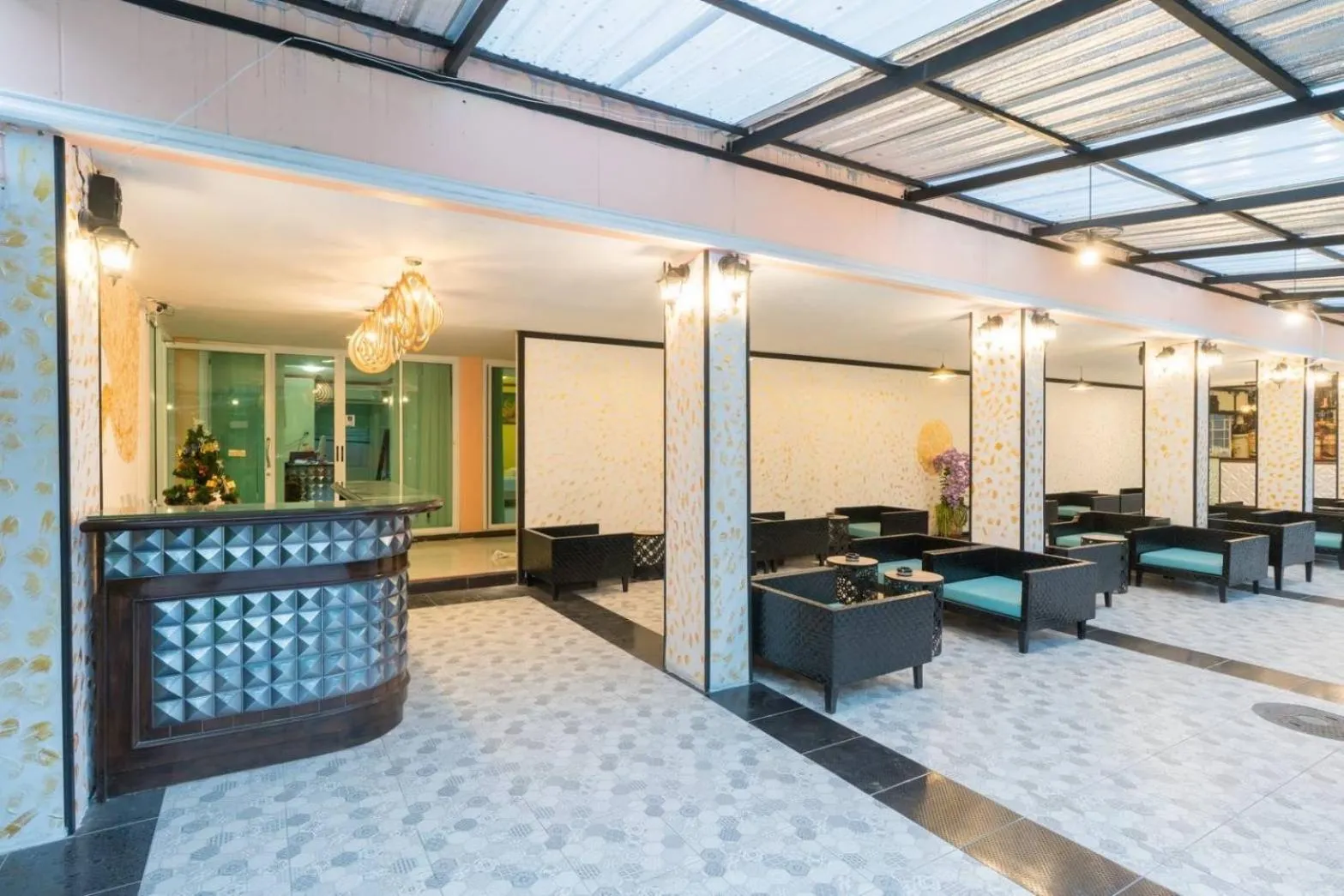 Seating area in Blueskyhouse Patong