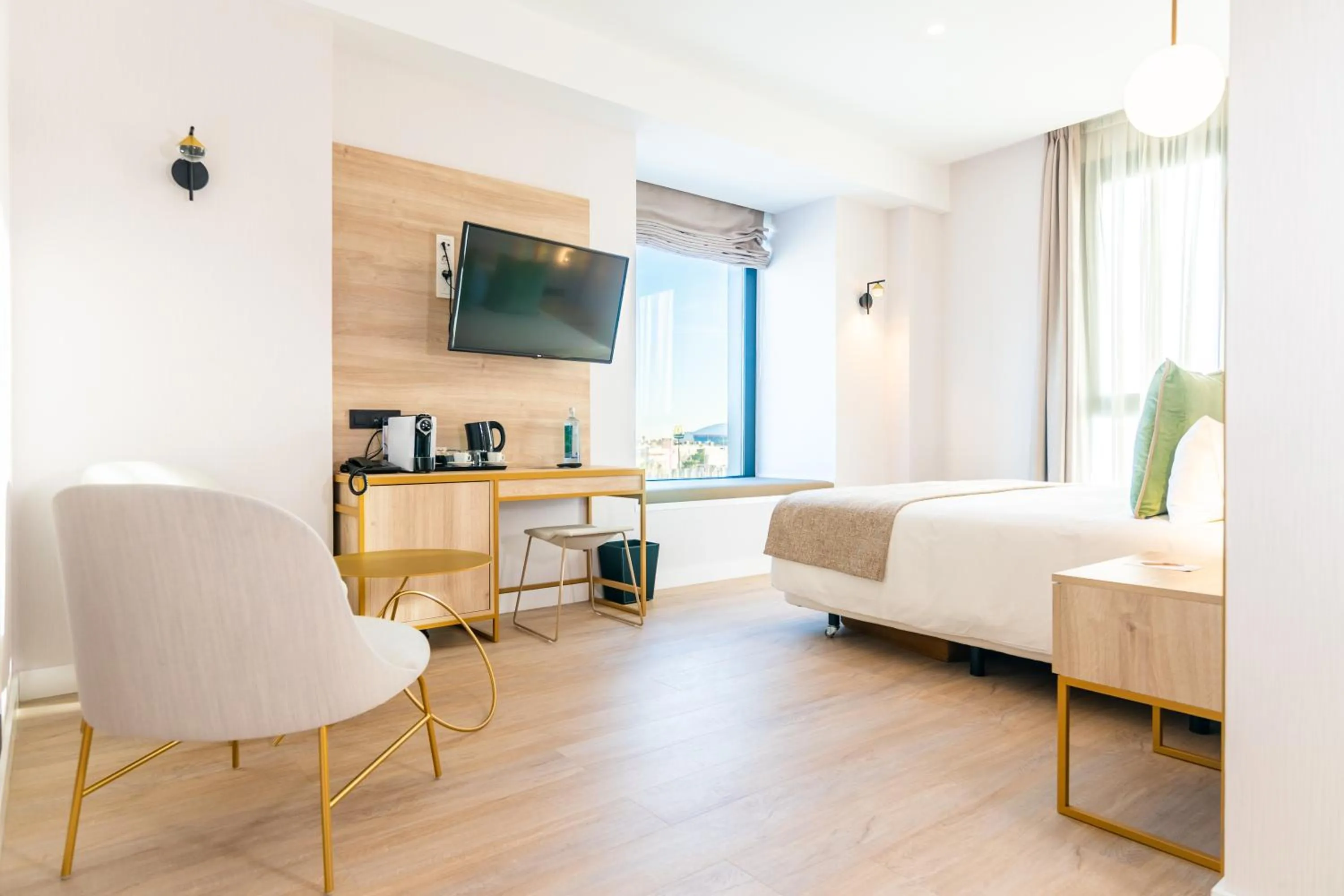 Photo of the whole room, Bed in Hotel Málaga Vibes