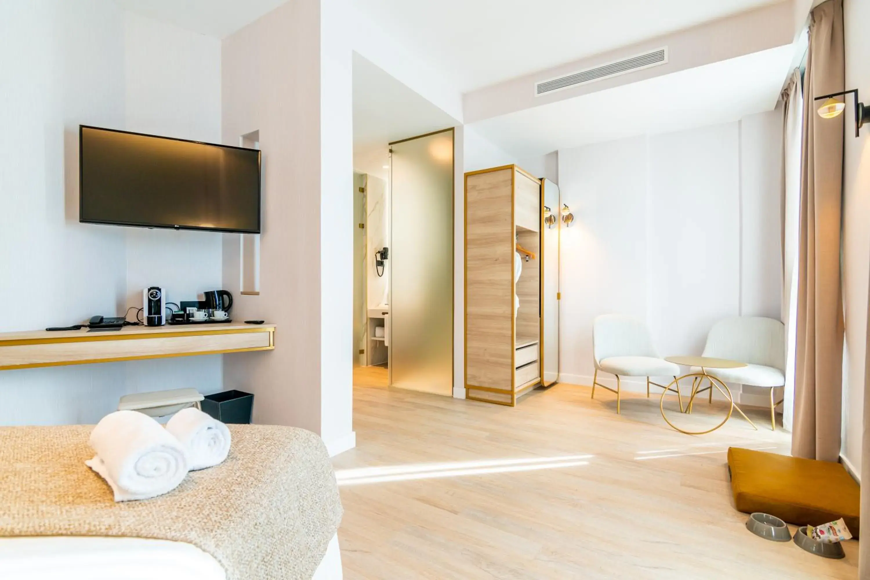 Photo of the whole room, Bed in Hotel Málaga Vibes Photo of the whole room, Bed in Hotel Málaga Vibes