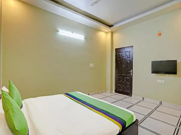 Bed in Expo View Residency