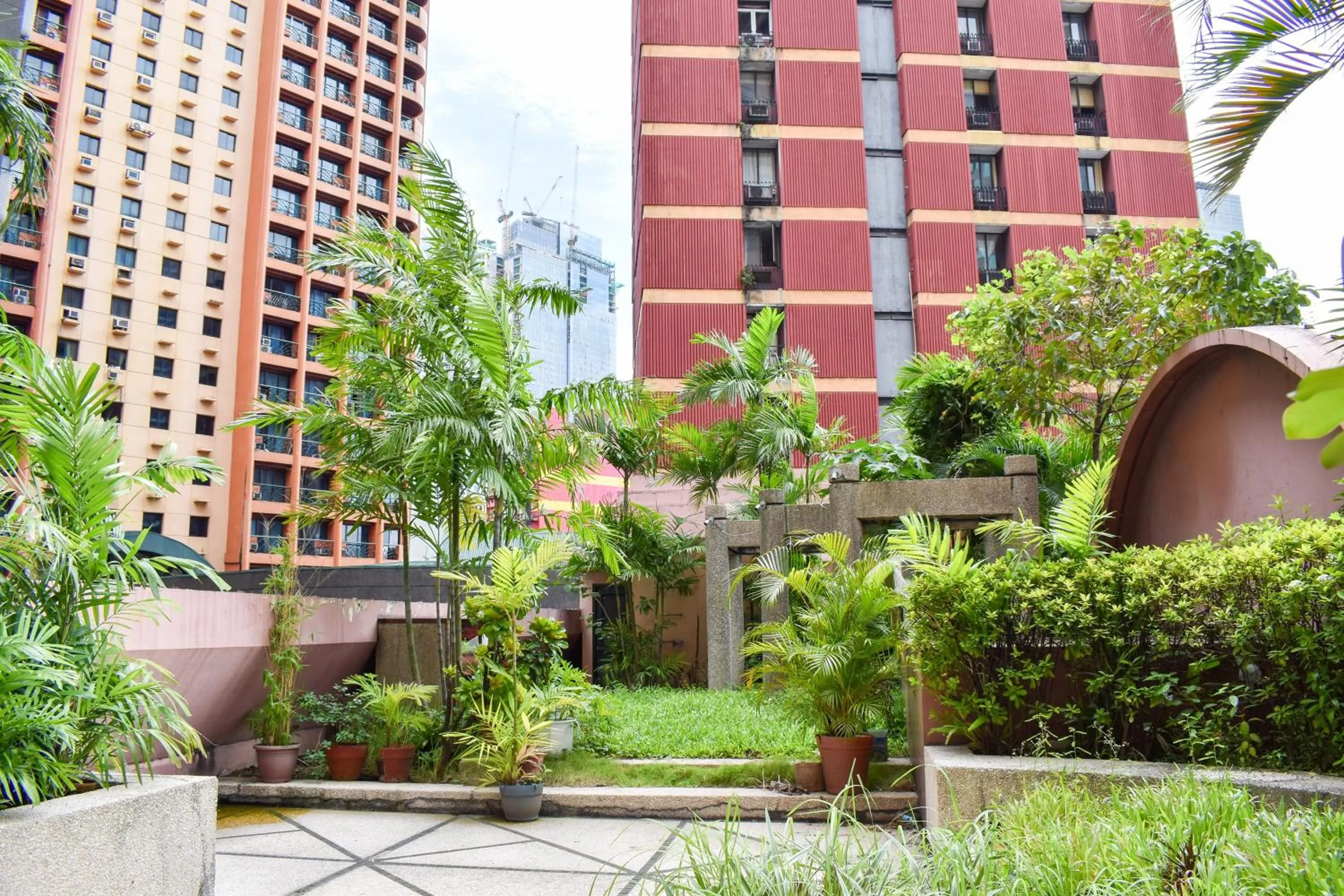 Garden in Sunette Tower Suites Makati City Center