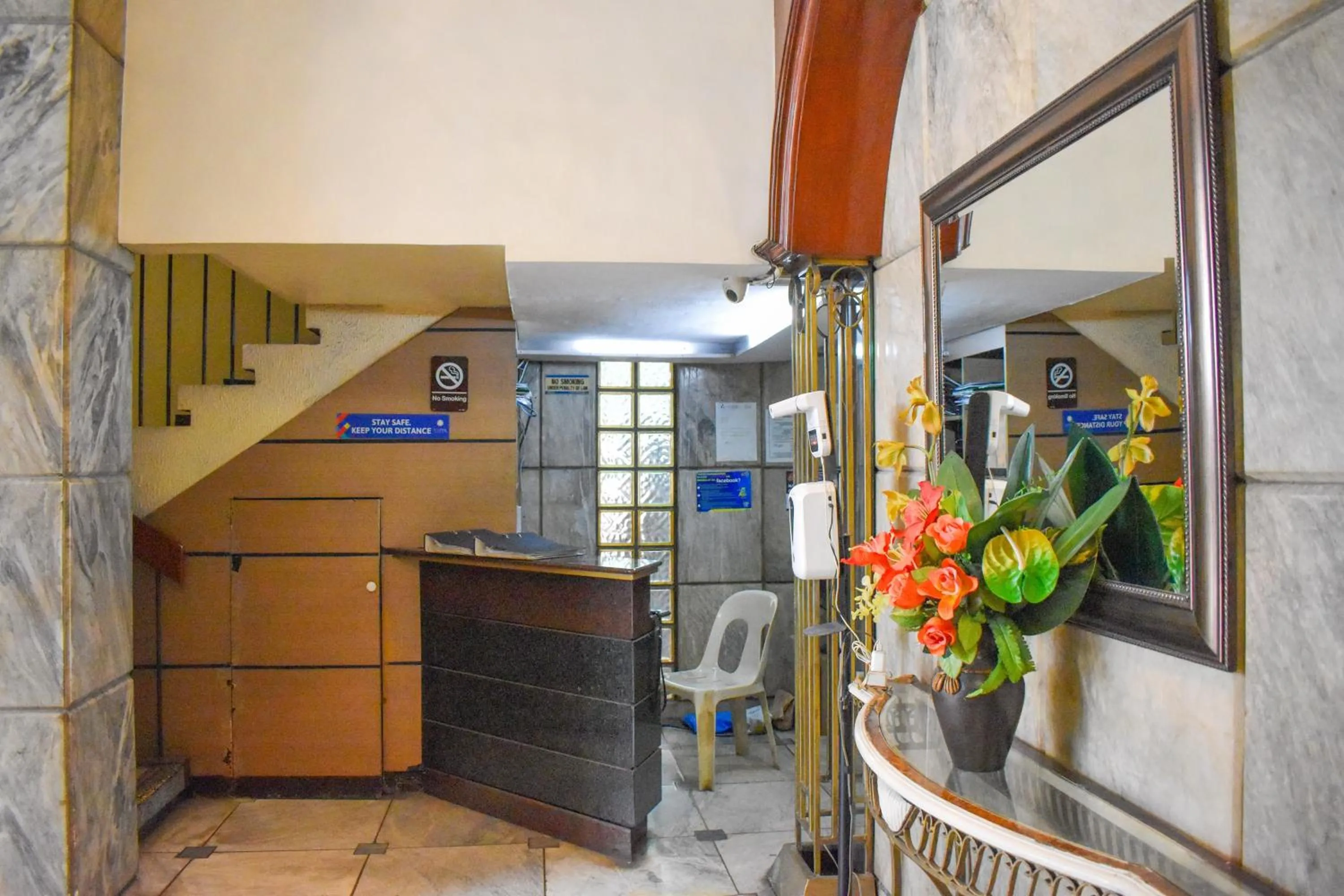 Lobby or reception in Sunette Tower Suites Makati City Center