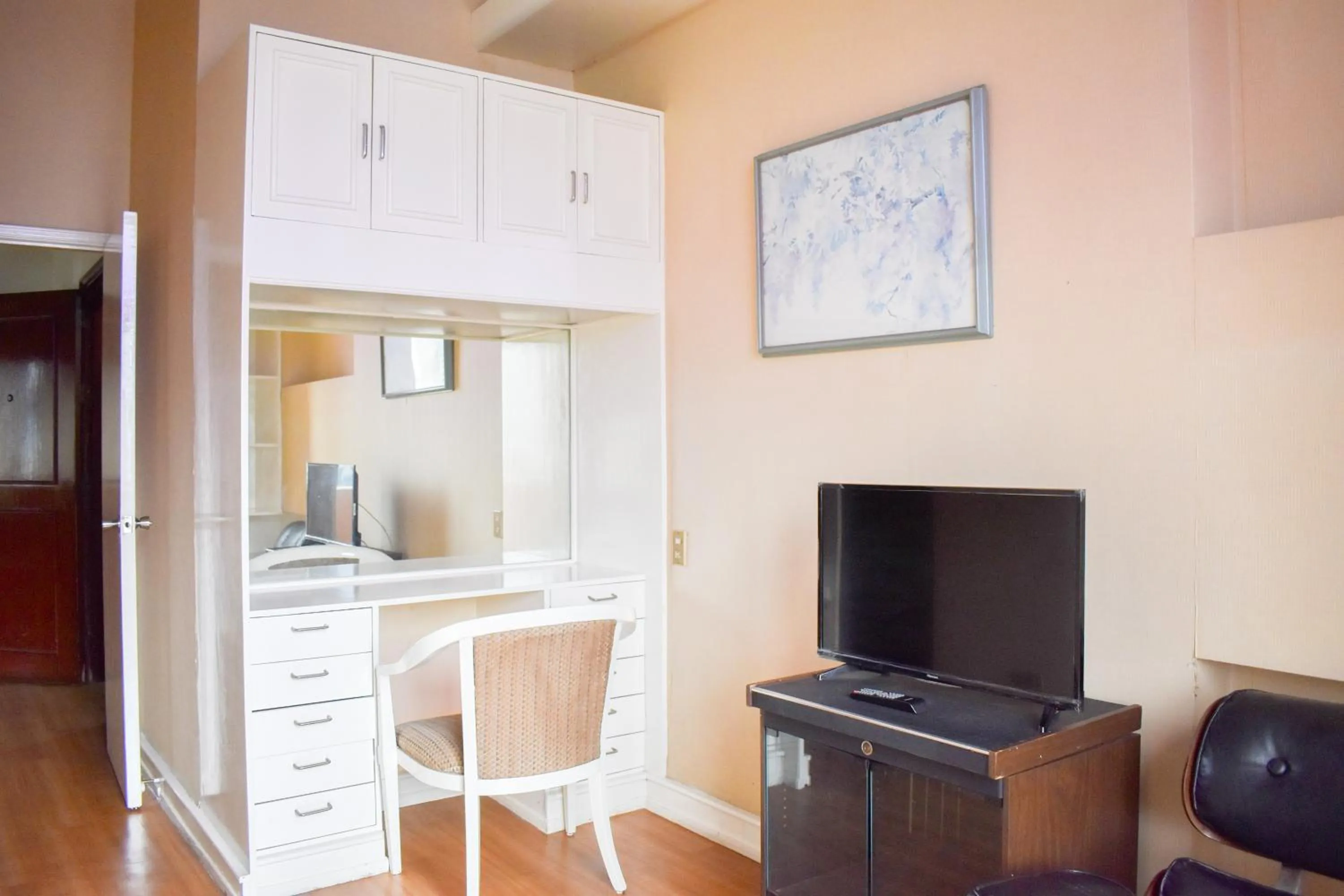 Dining area in Sunette Tower Suites Makati City Center