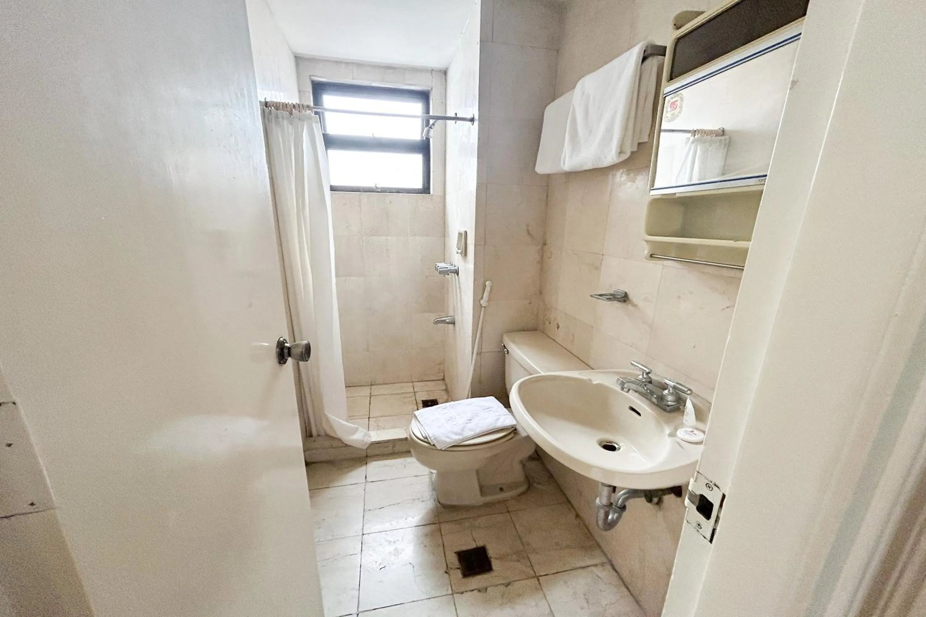 Bathroom in Sunette Tower Suites Makati City Center