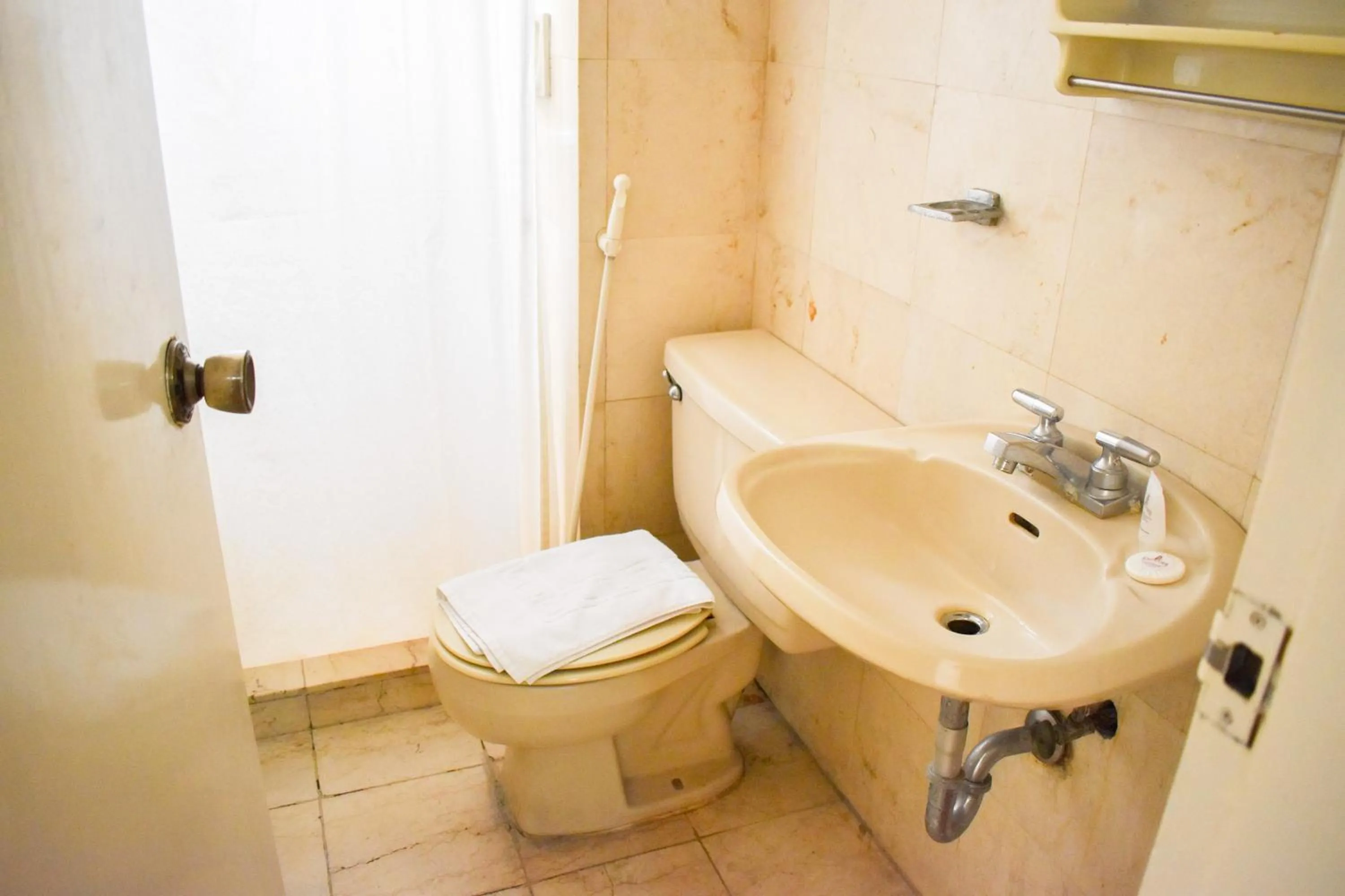 Bathroom in Sunette Tower Suites Makati City Center