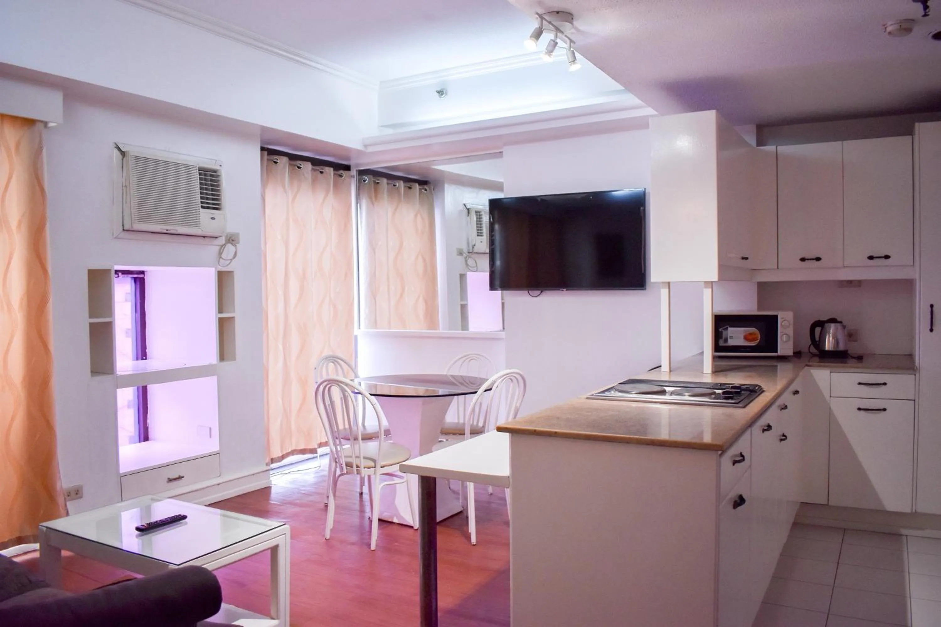 Kitchen or kitchenette in Sunette Tower Suites Makati City Center