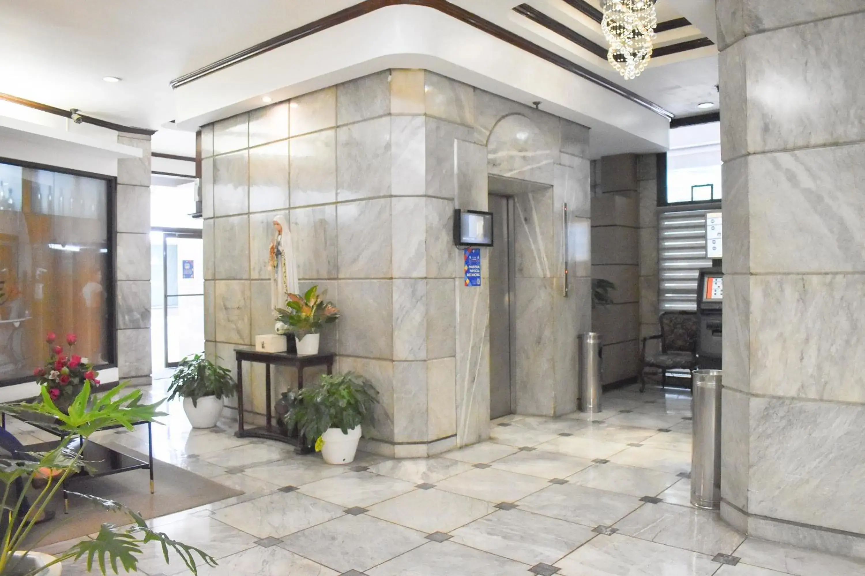Lobby or reception in Sunette Tower Suites Makati Lobby or reception in Sunette Tower Suites Makati