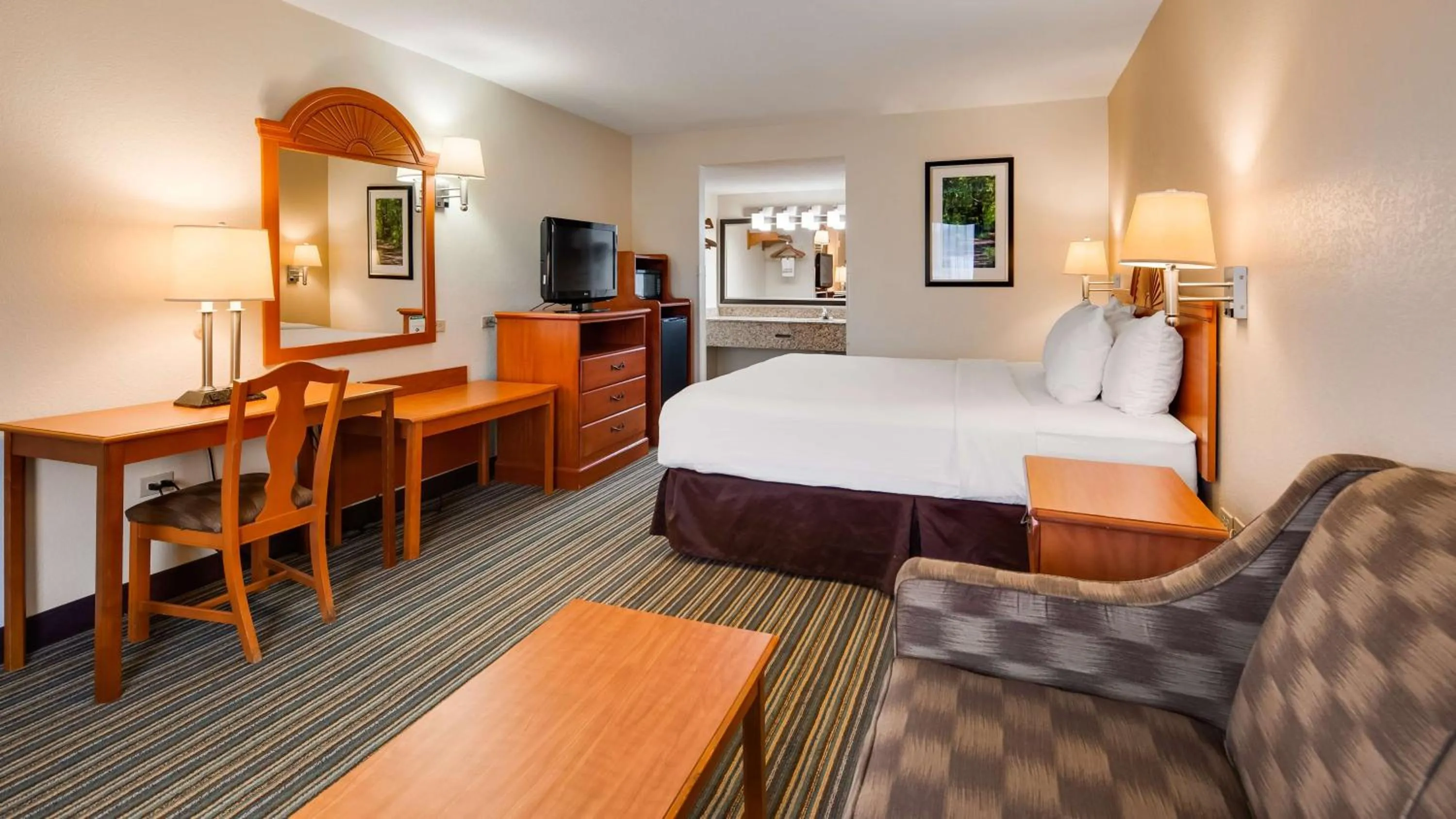 Photo of the whole room, Bed in Best Western of Murphy