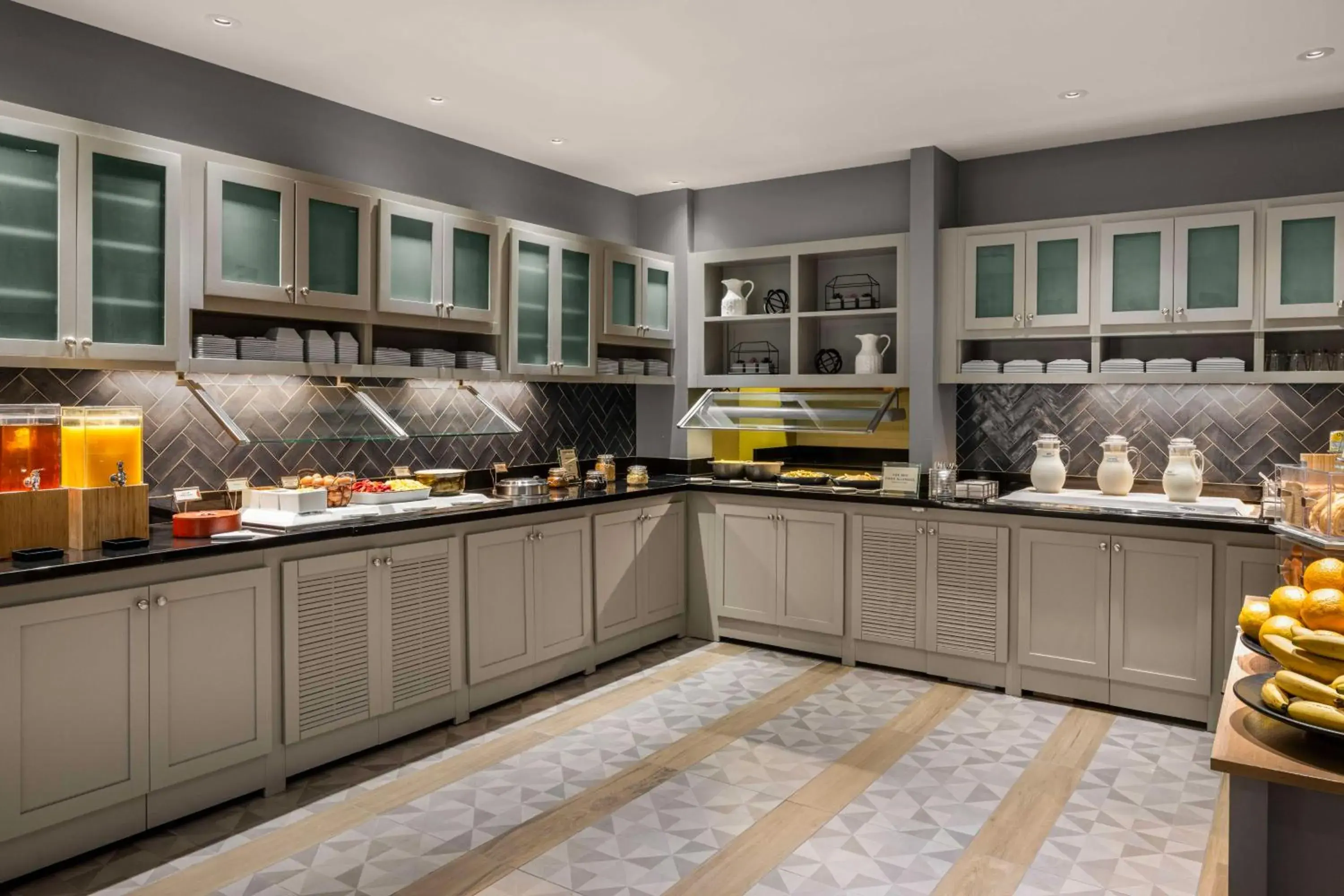 Breakfast in Hyatt Place Atlanta/Cobb Galleria Breakfast in Hyatt Place Atlanta/Cobb Galleria