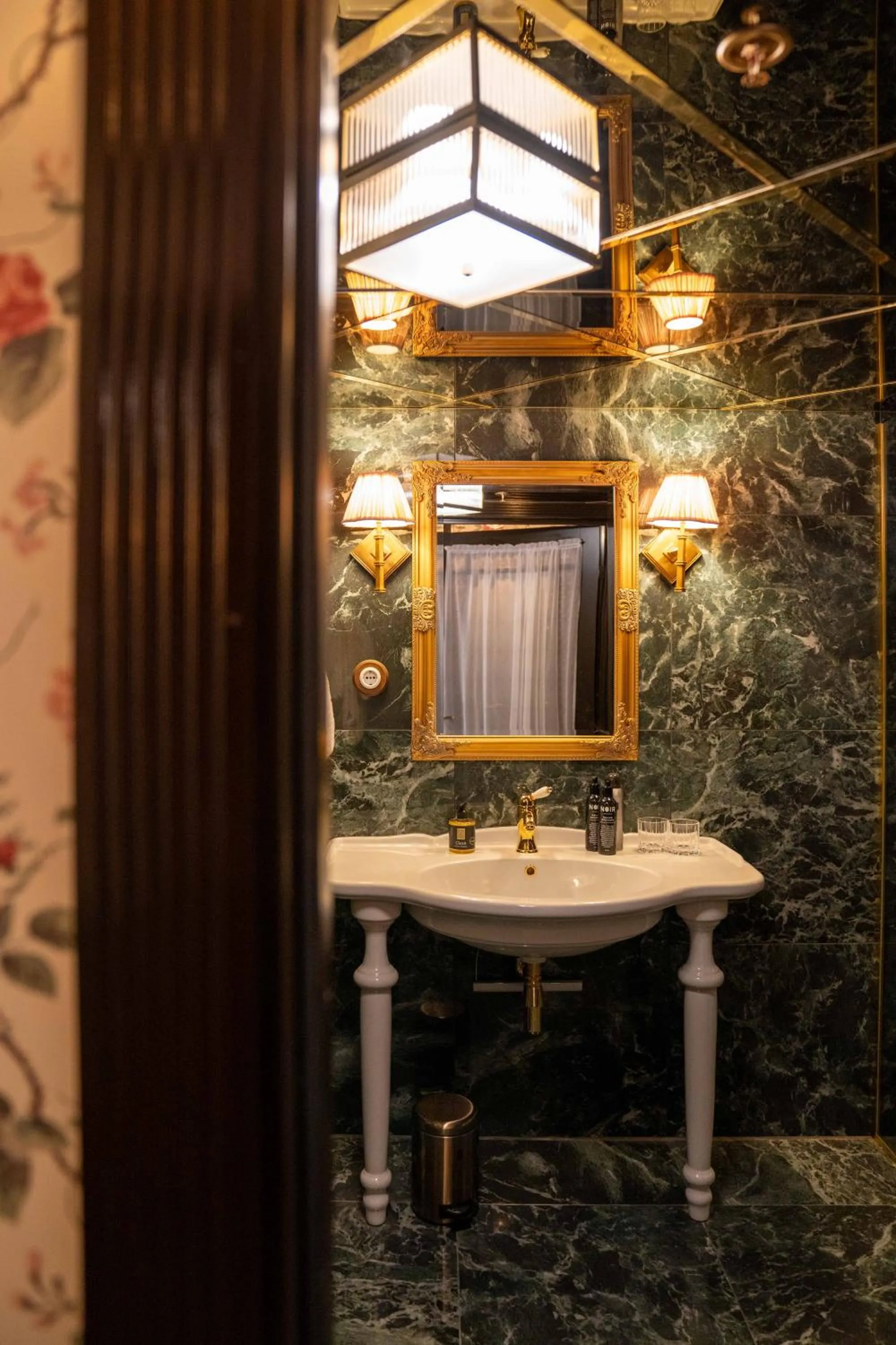 Bathroom in Charmante Skostredet Hôtel