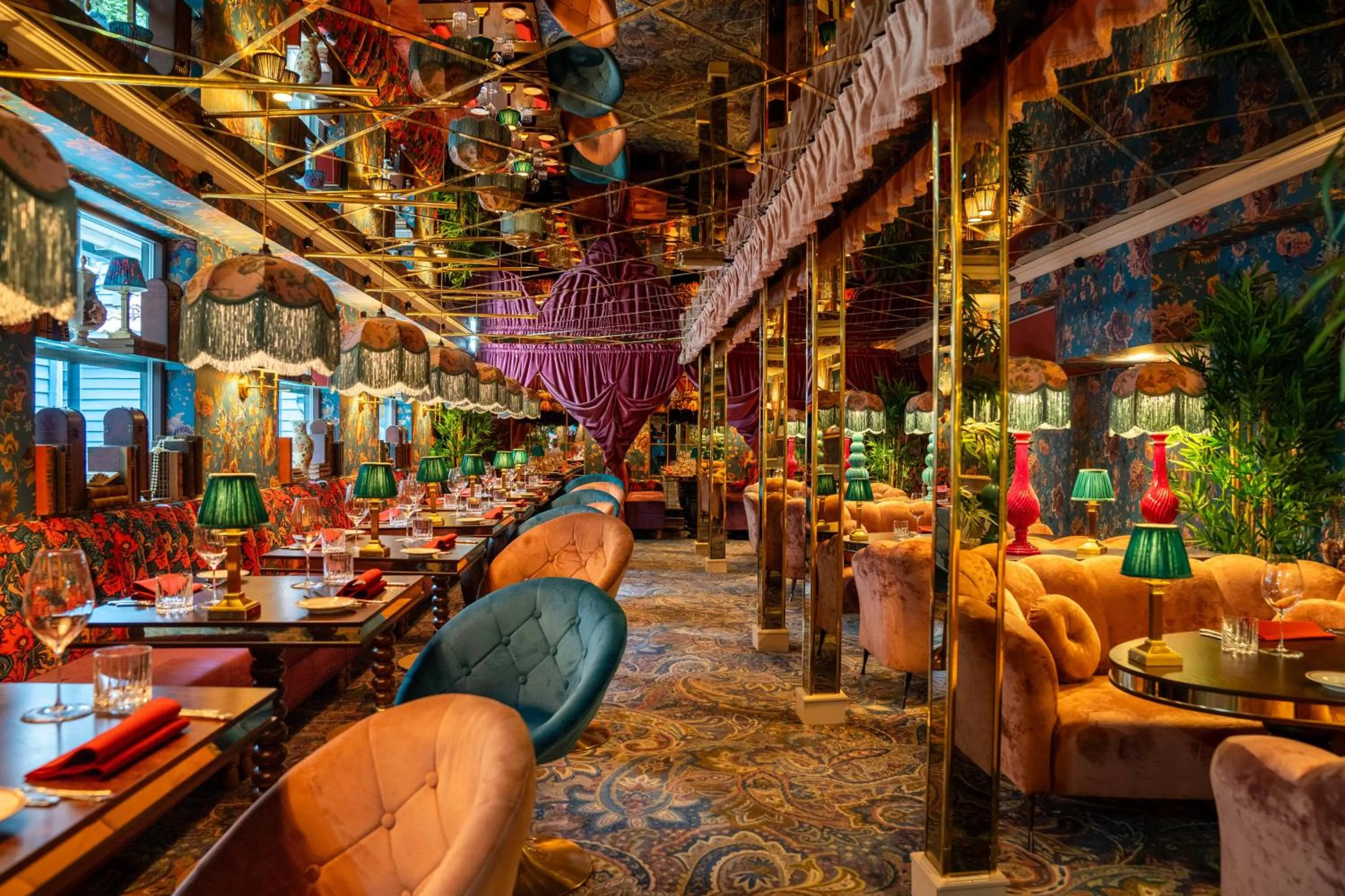 Property building in Charmante Skostredet Hôtel