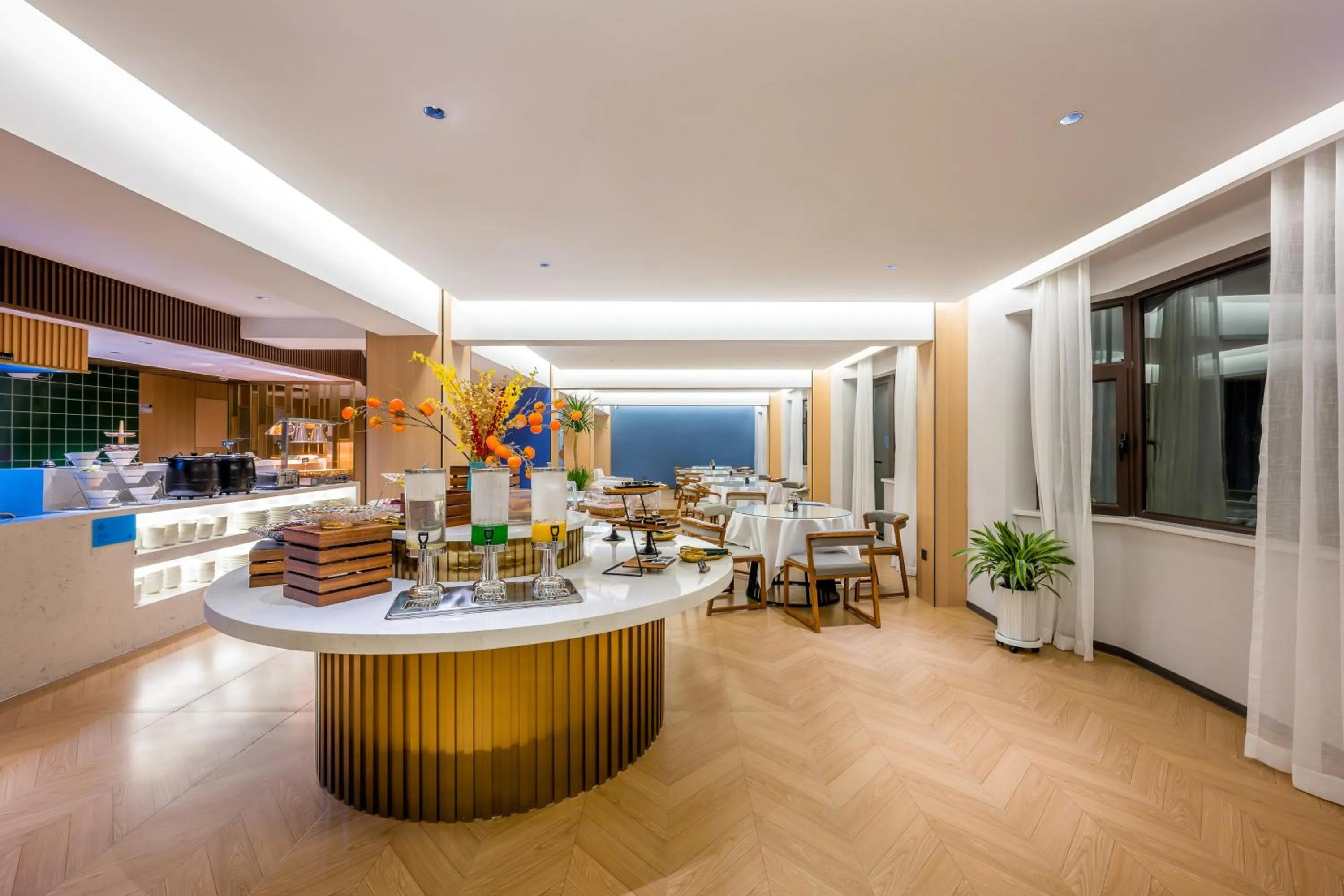 Restaurant/places to eat in Holiday Inn Express Lanzhou Zhengning Road by IHG