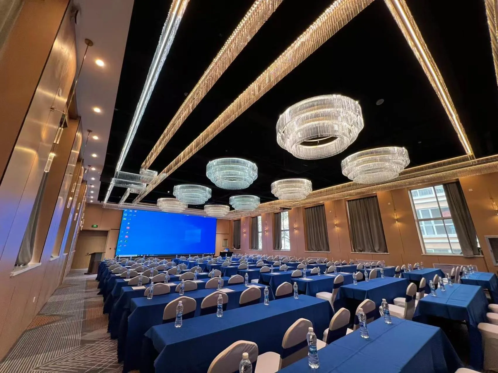 Meeting/conference room in Holiday Inn Express Lanzhou Zhengning Road by IHG