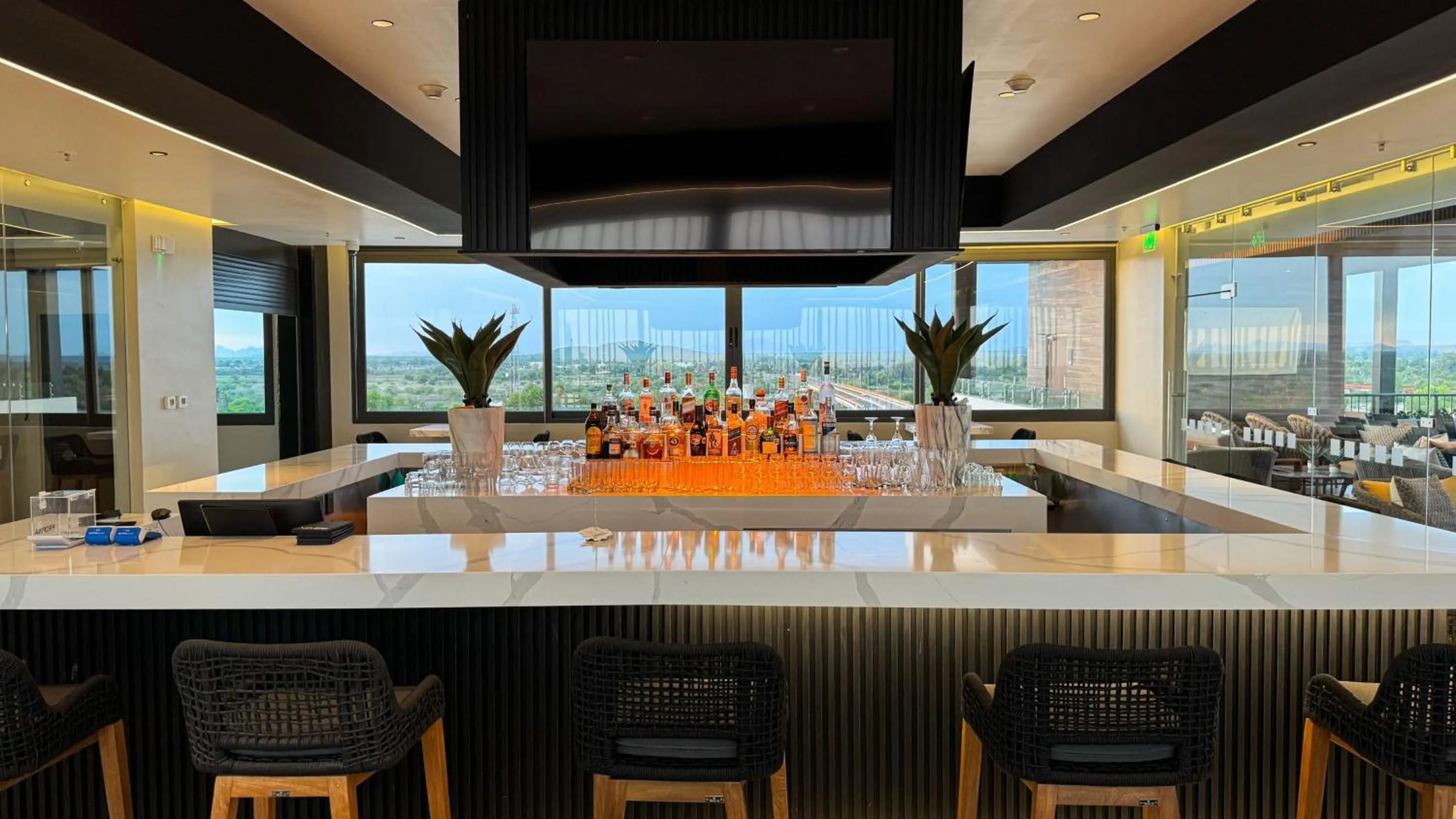 Lounge or bar in Holiday Inn Navojoa, an IHG Hotel