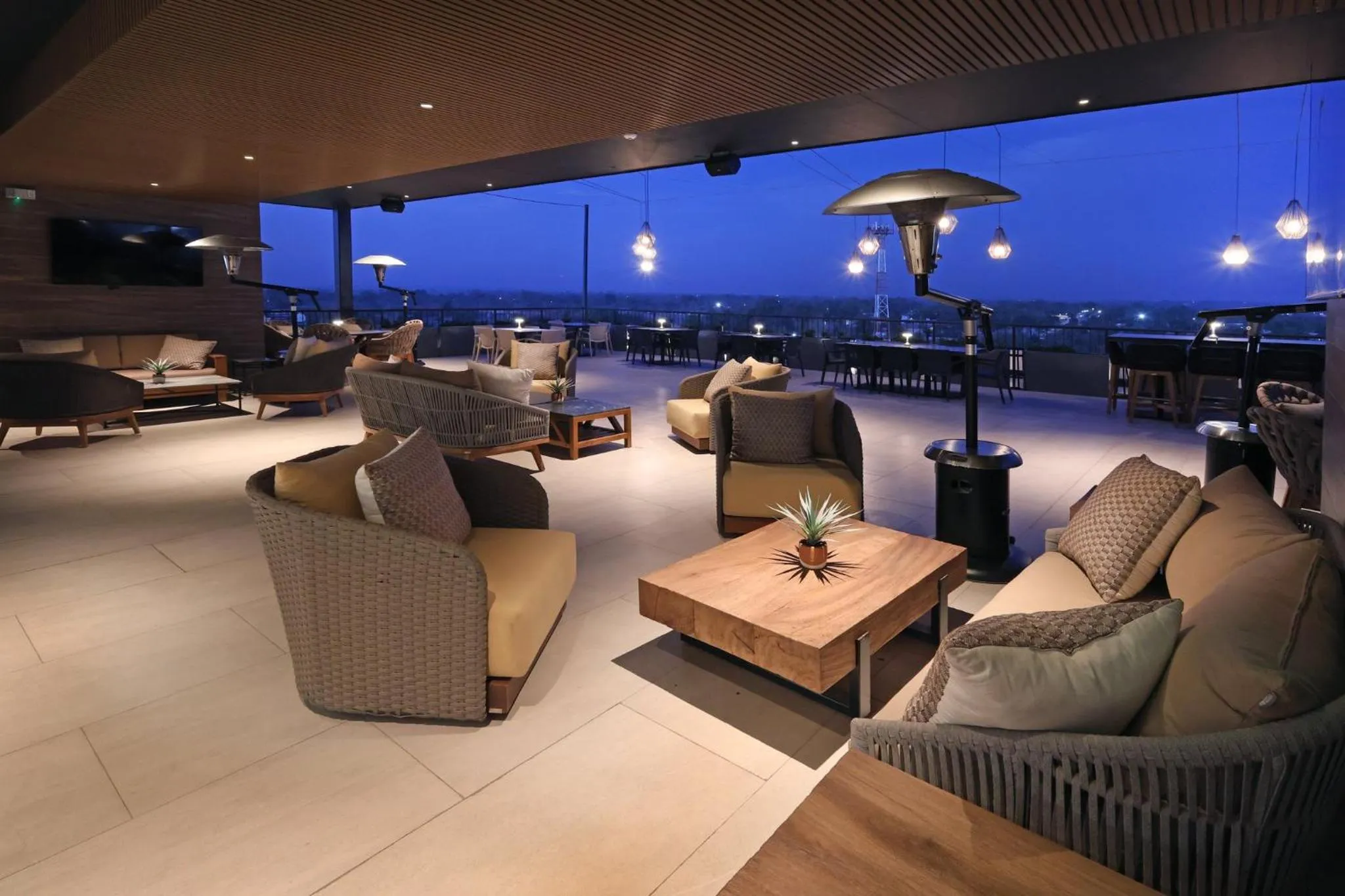 Lounge or bar in Holiday Inn Navojoa by IHG