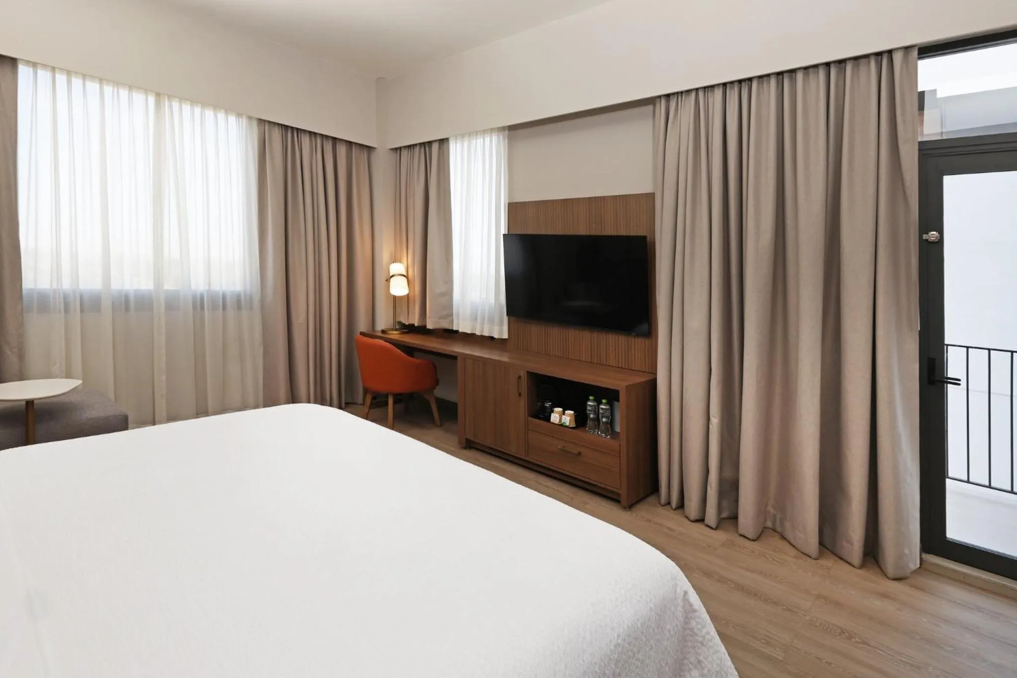 Photo of the whole room, Bed in Holiday Inn Navojoa by IHG