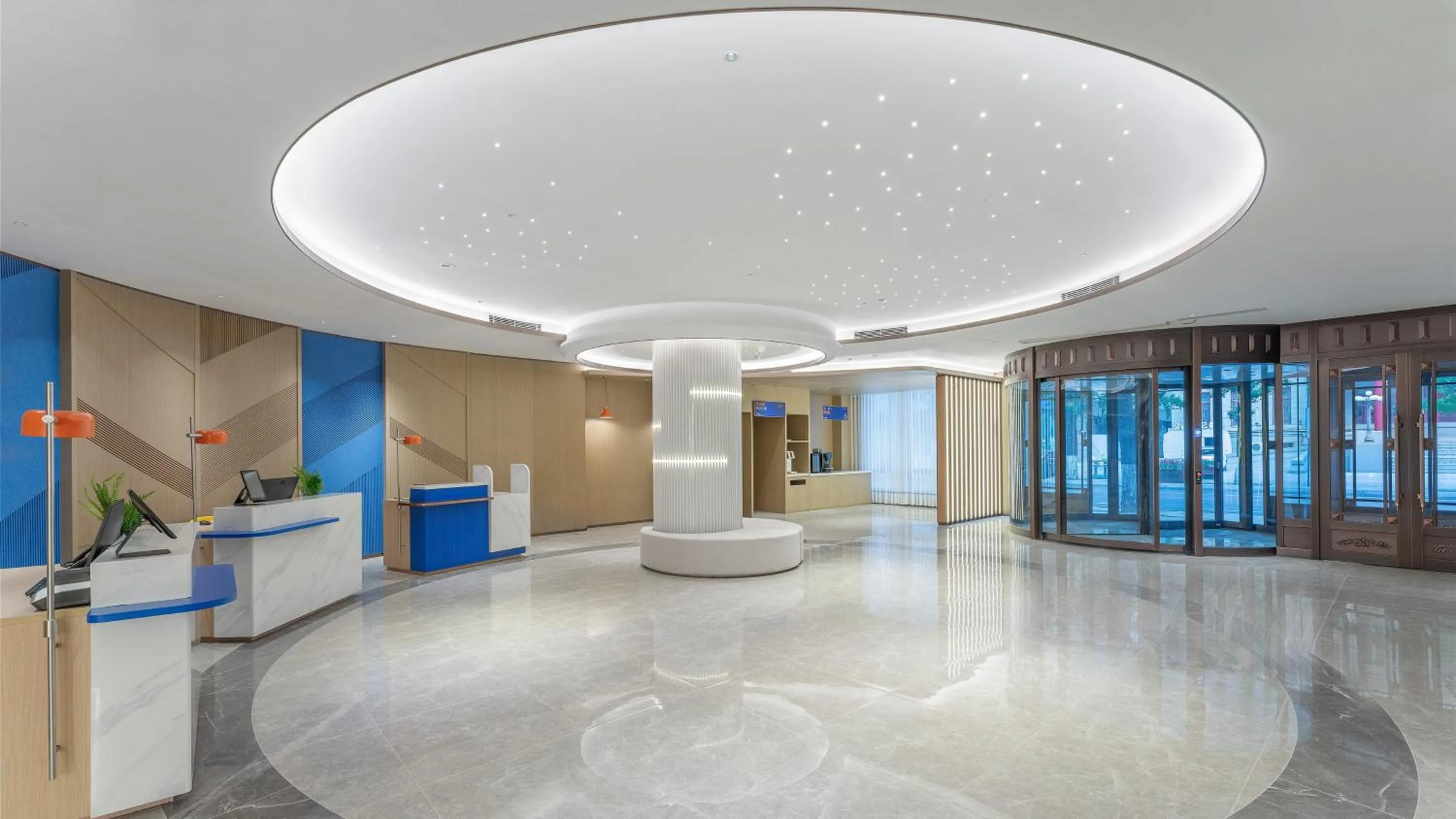 Lobby or reception in Holiday Inn Express Dandong City Center by IHG