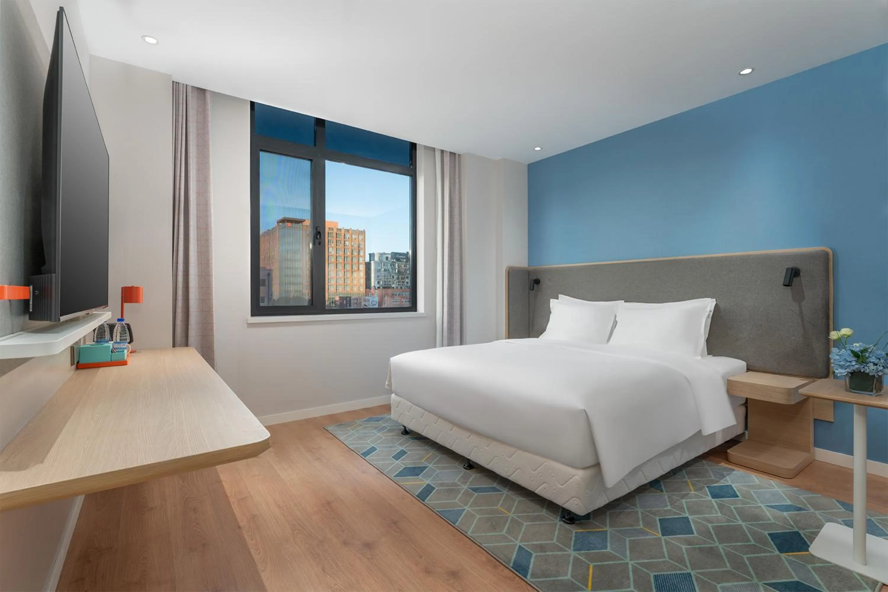 Bed in Holiday Inn Express Dandong City Center by IHG