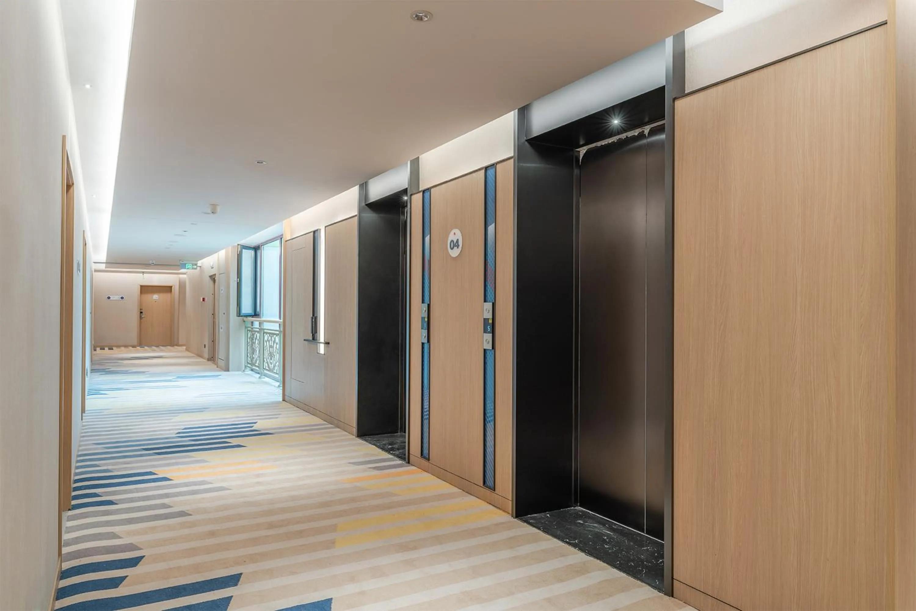elevator in Holiday Inn Express Dandong City Center by IHG